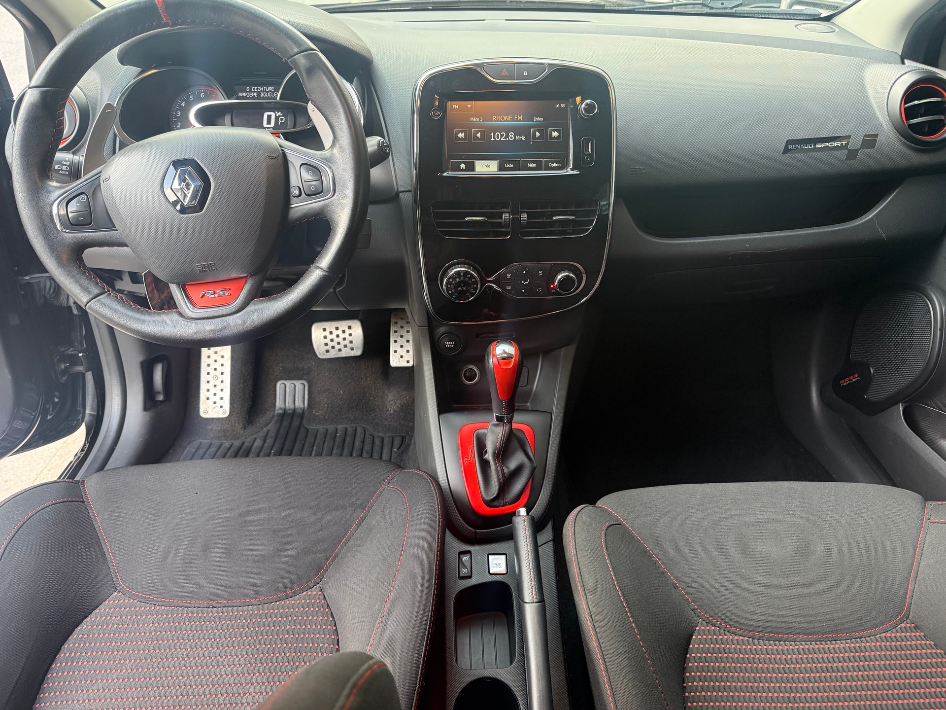 RENAULT Clio 1.6 T RS 200 EDC-image-8