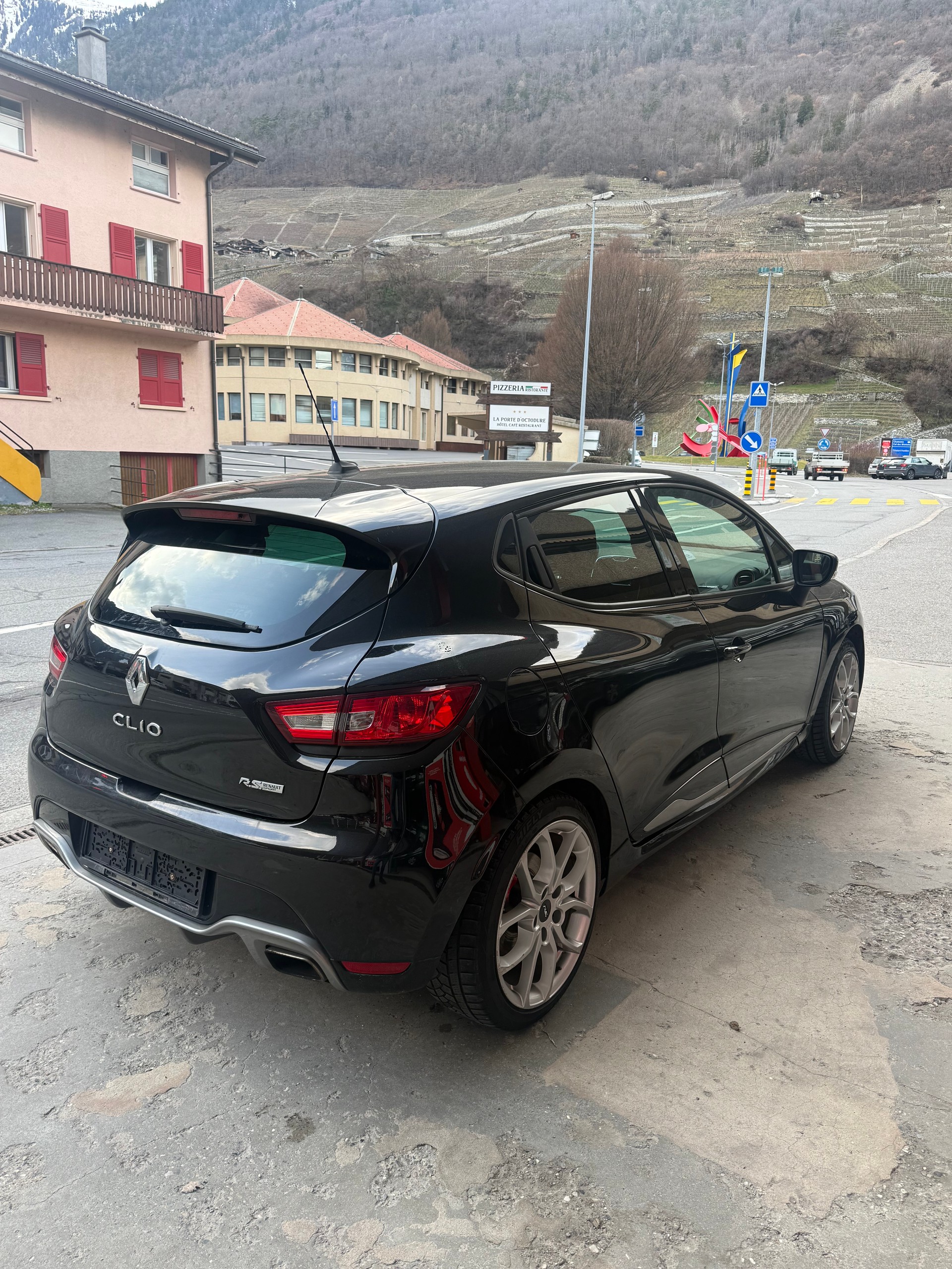 RENAULT Clio 1.6 T RS 200 EDC-image-5