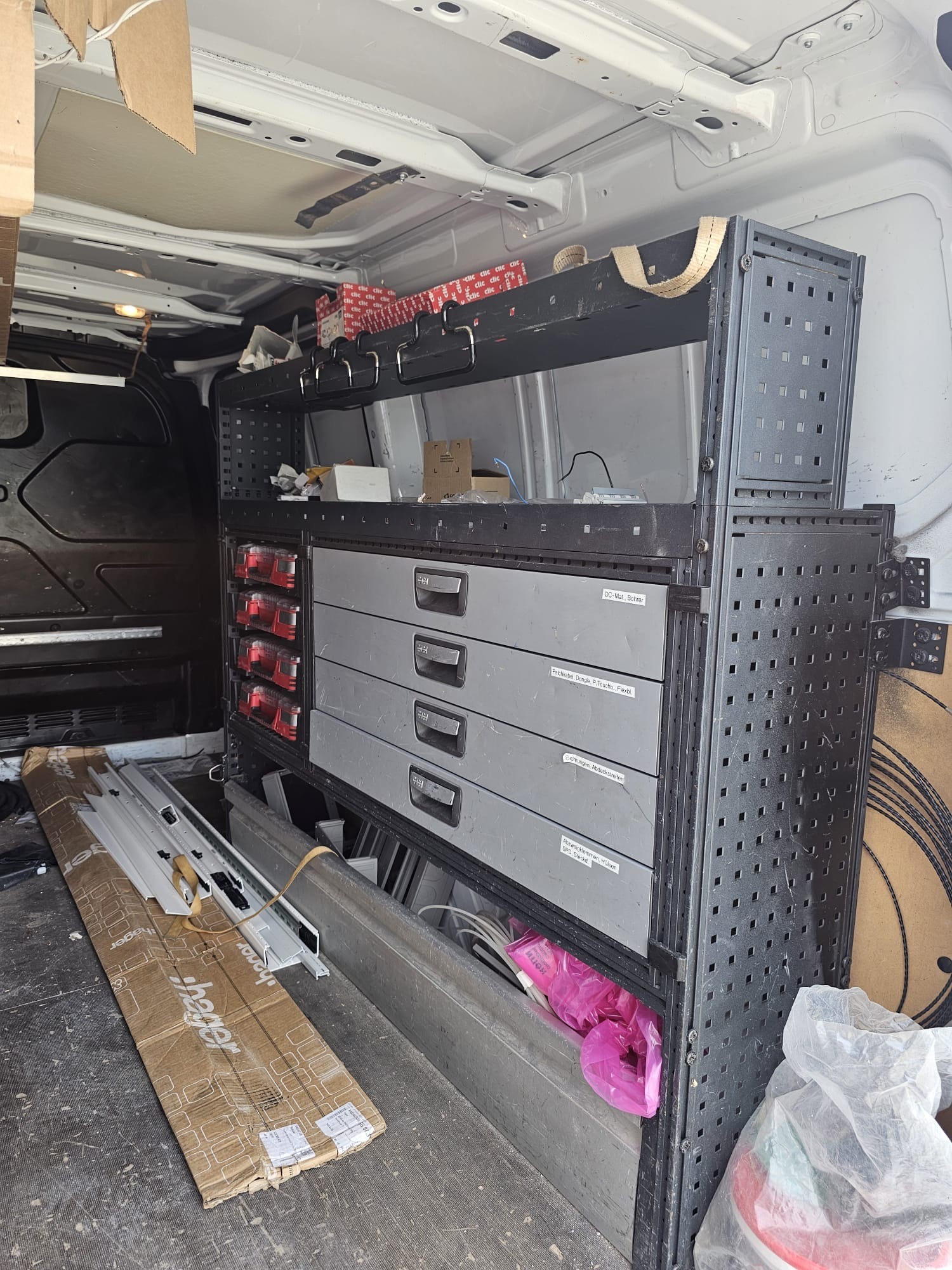 FORD Transit Custom Van 320 L2H1 Basis-image-10