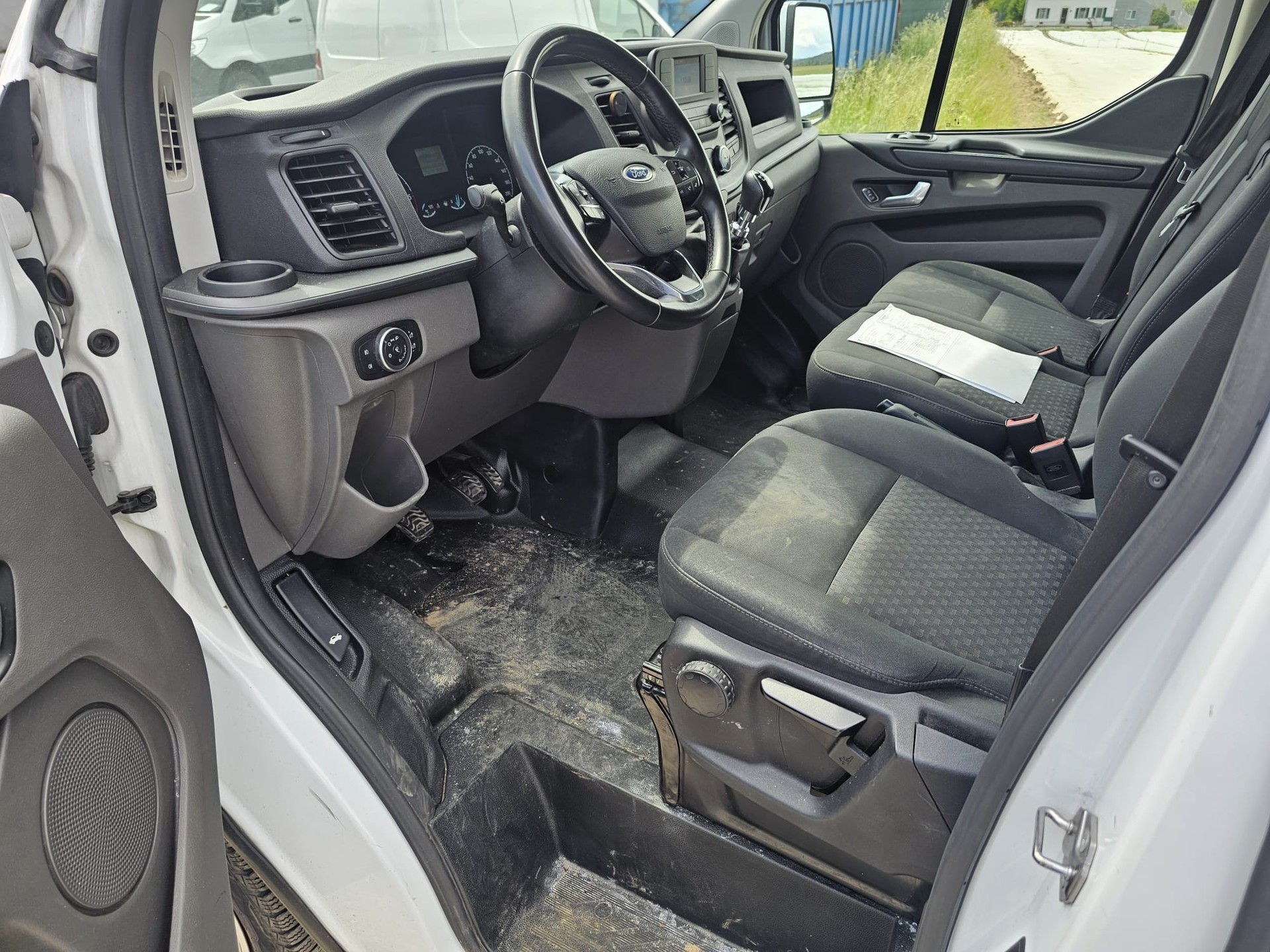 FORD Transit Custom Van 320 L2H1 Basis-image-12