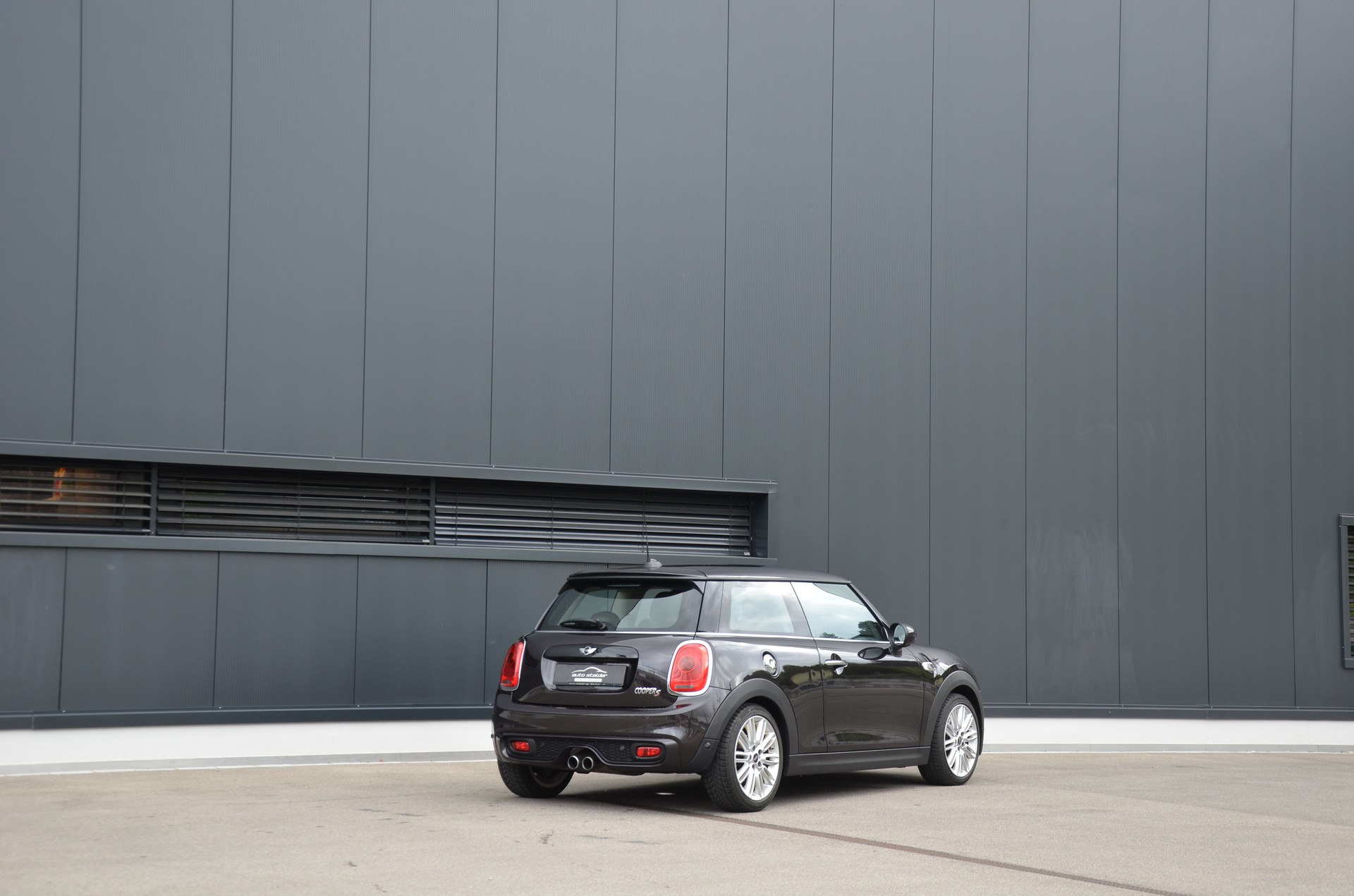 MINI Cooper S-showroom-element-2