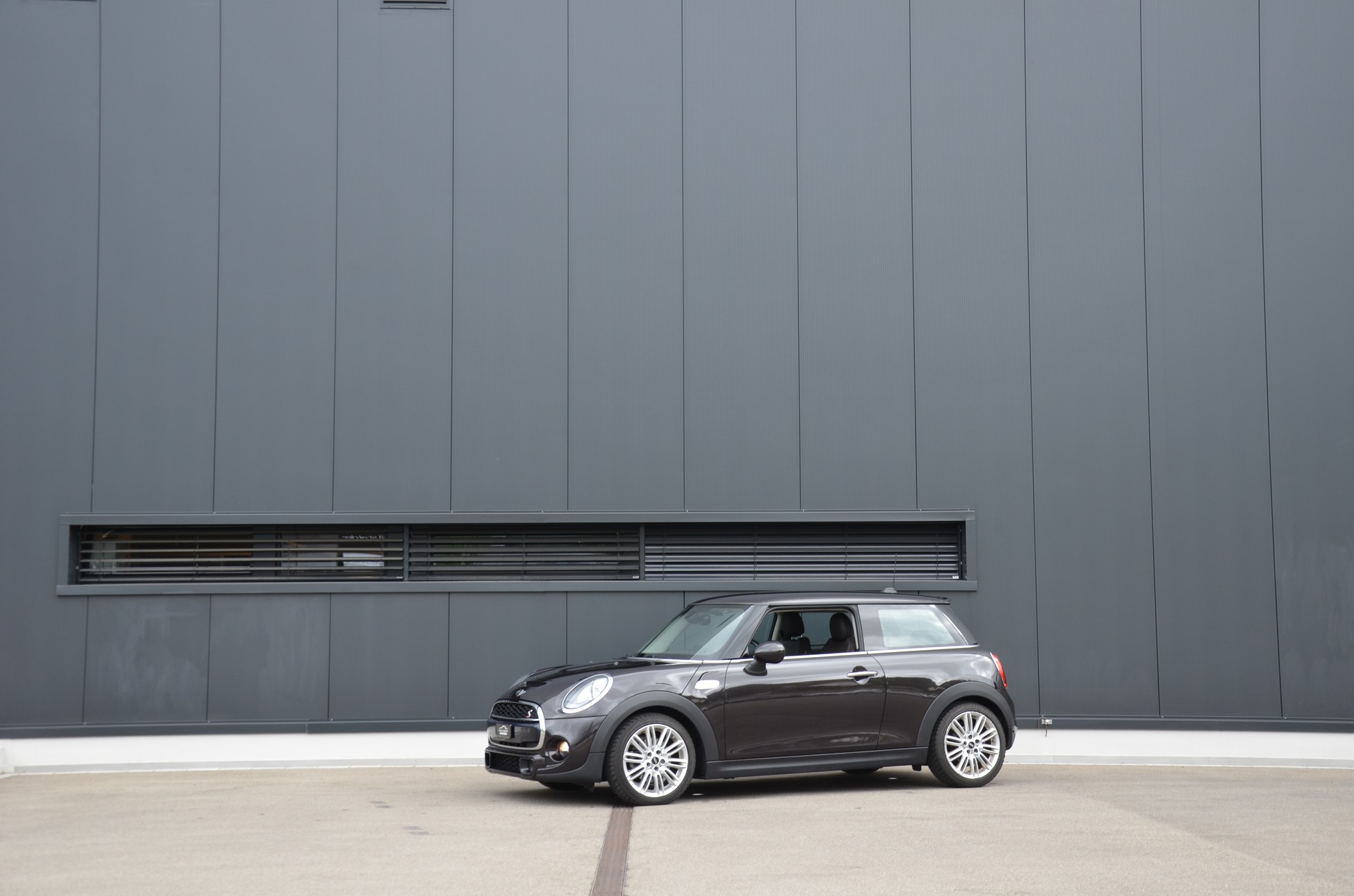 MINI Cooper S-showroom-element-1