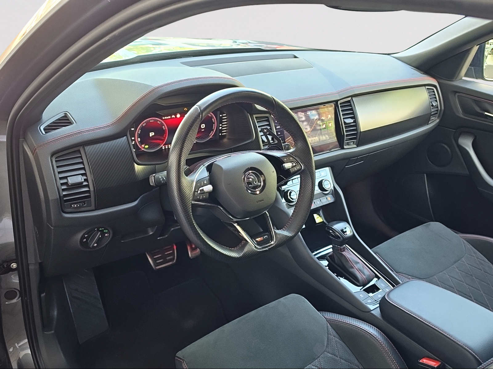 SKODA Kodiaq 2.0 TSI 4x4 RS-image-3
