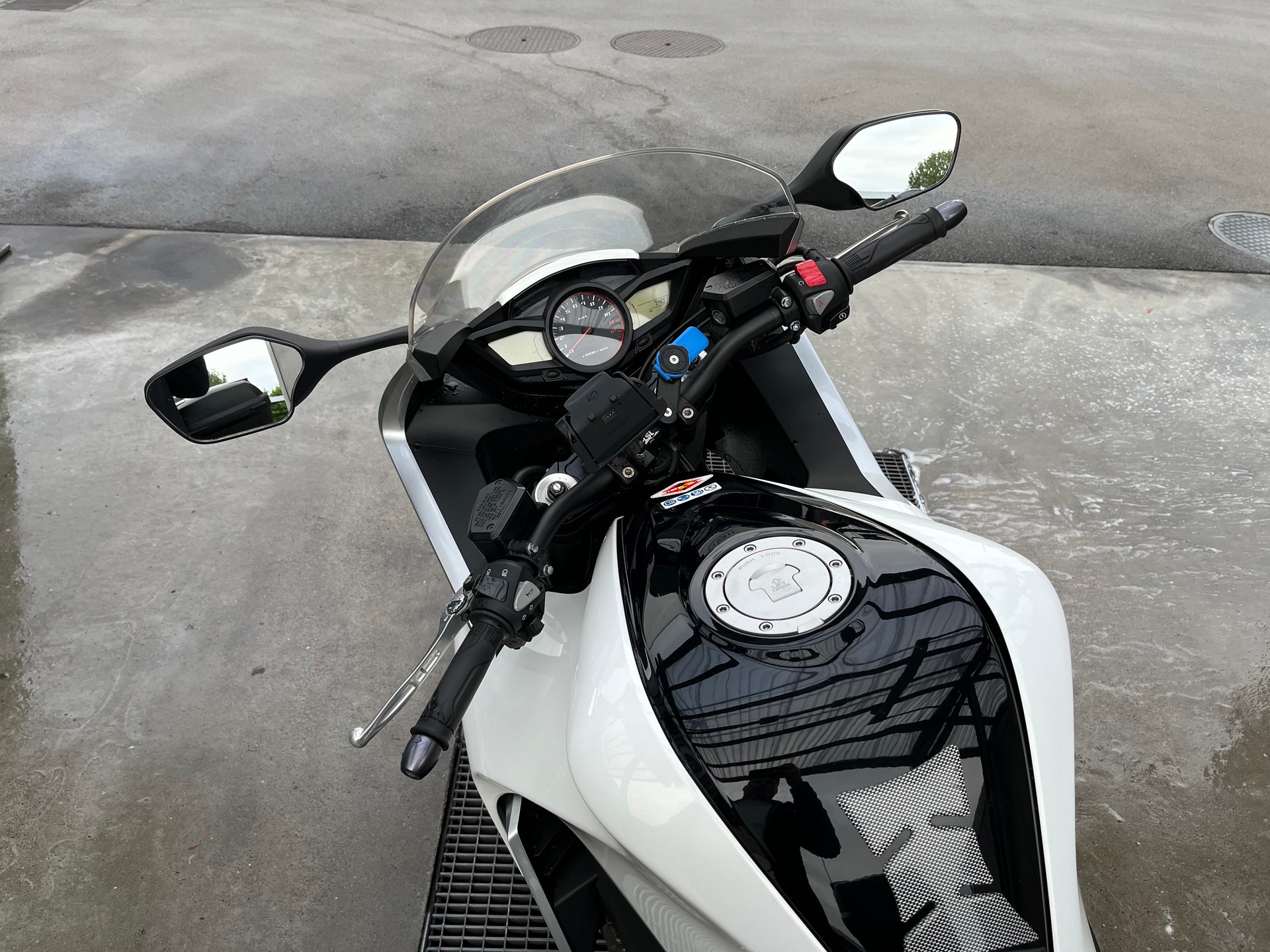 HONDA VFR 1200 FA-image-7