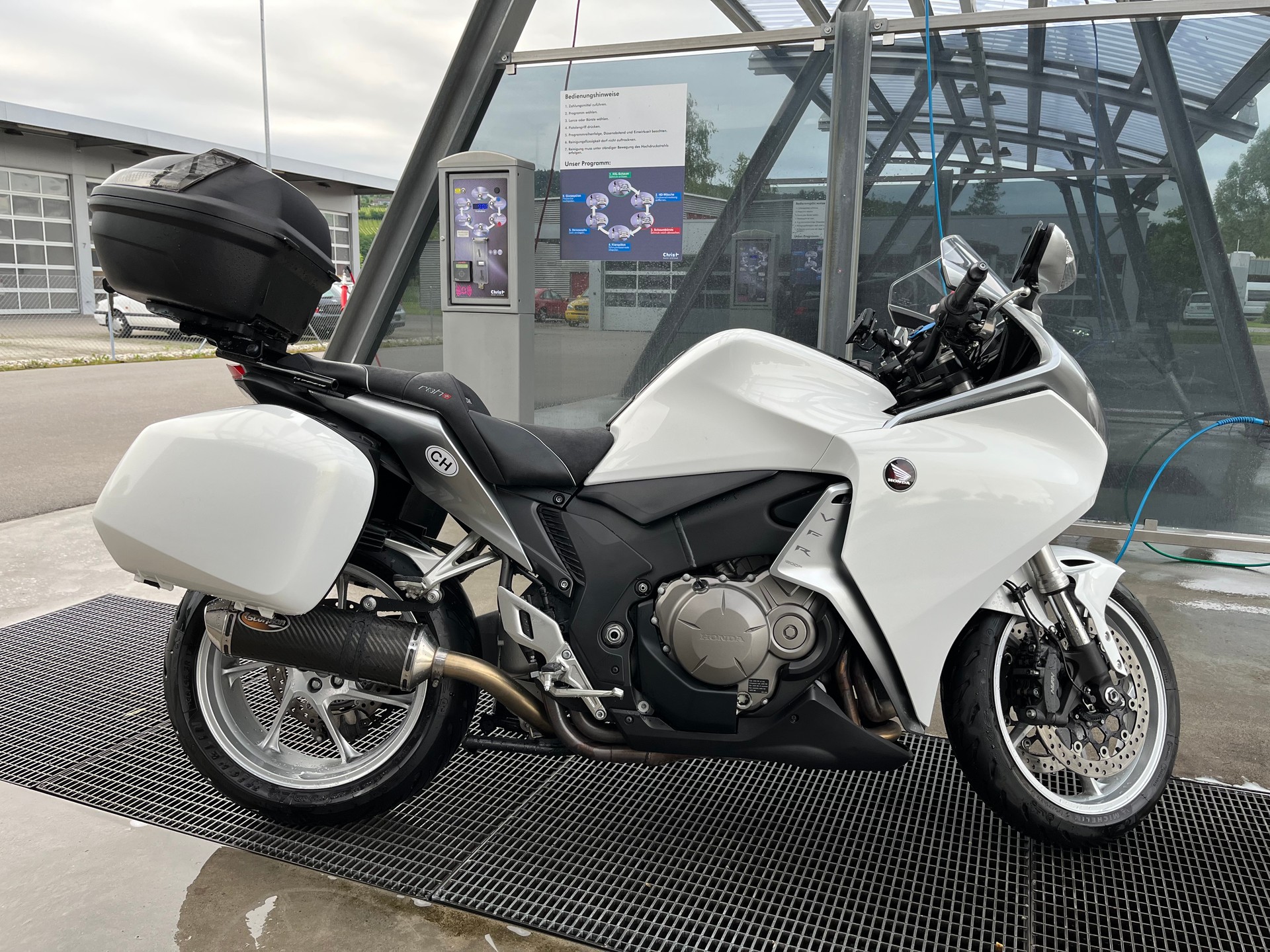 HONDA VFR 1200 FA-image-3