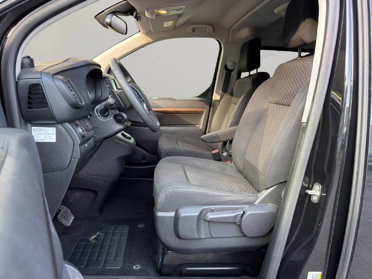 TOYOTA PROACE Verso L1 2.0 D Family-image-3