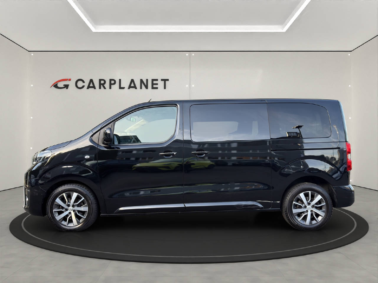 TOYOTA PROACE Verso L1 2.0 D Family-image-1