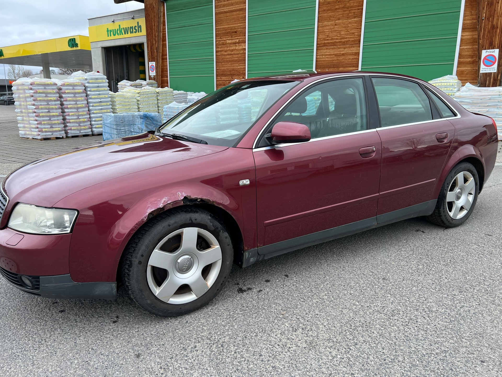 AUDI A4 1.8 T quattro-image-2