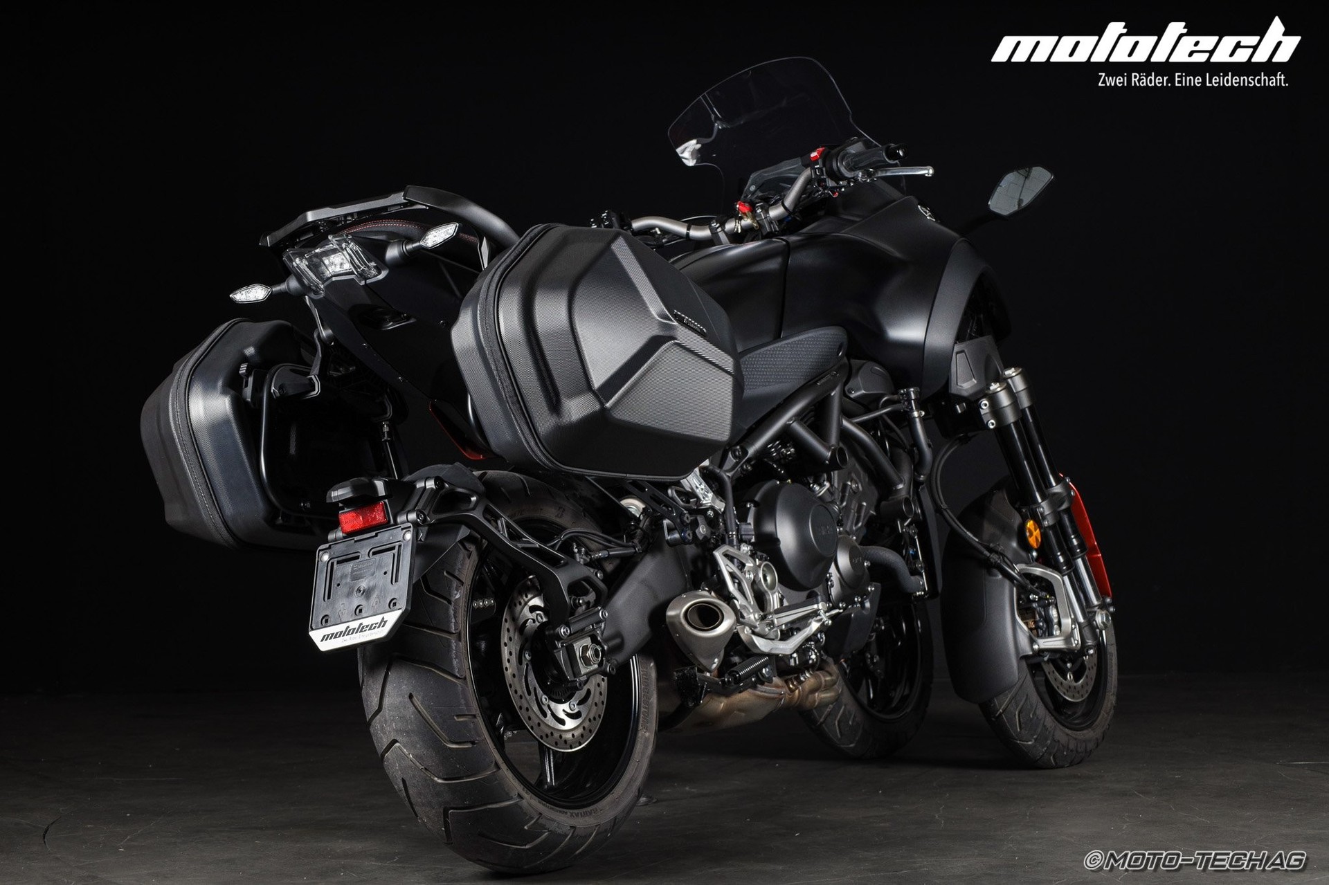 YAMAHA Niken GT-showroom-element-2