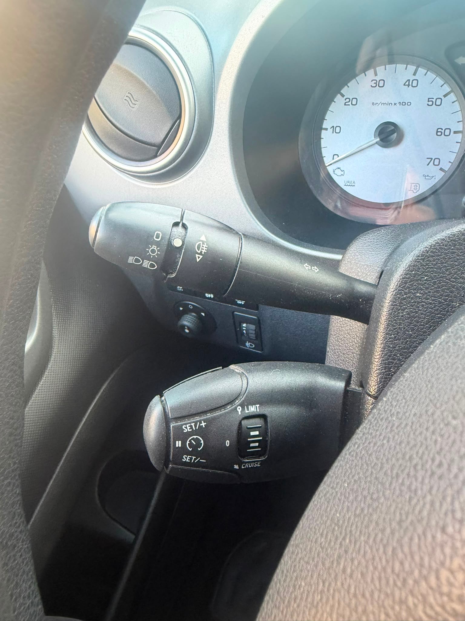 PEUGEOT Partner 1.2 PureTech Active-image-9