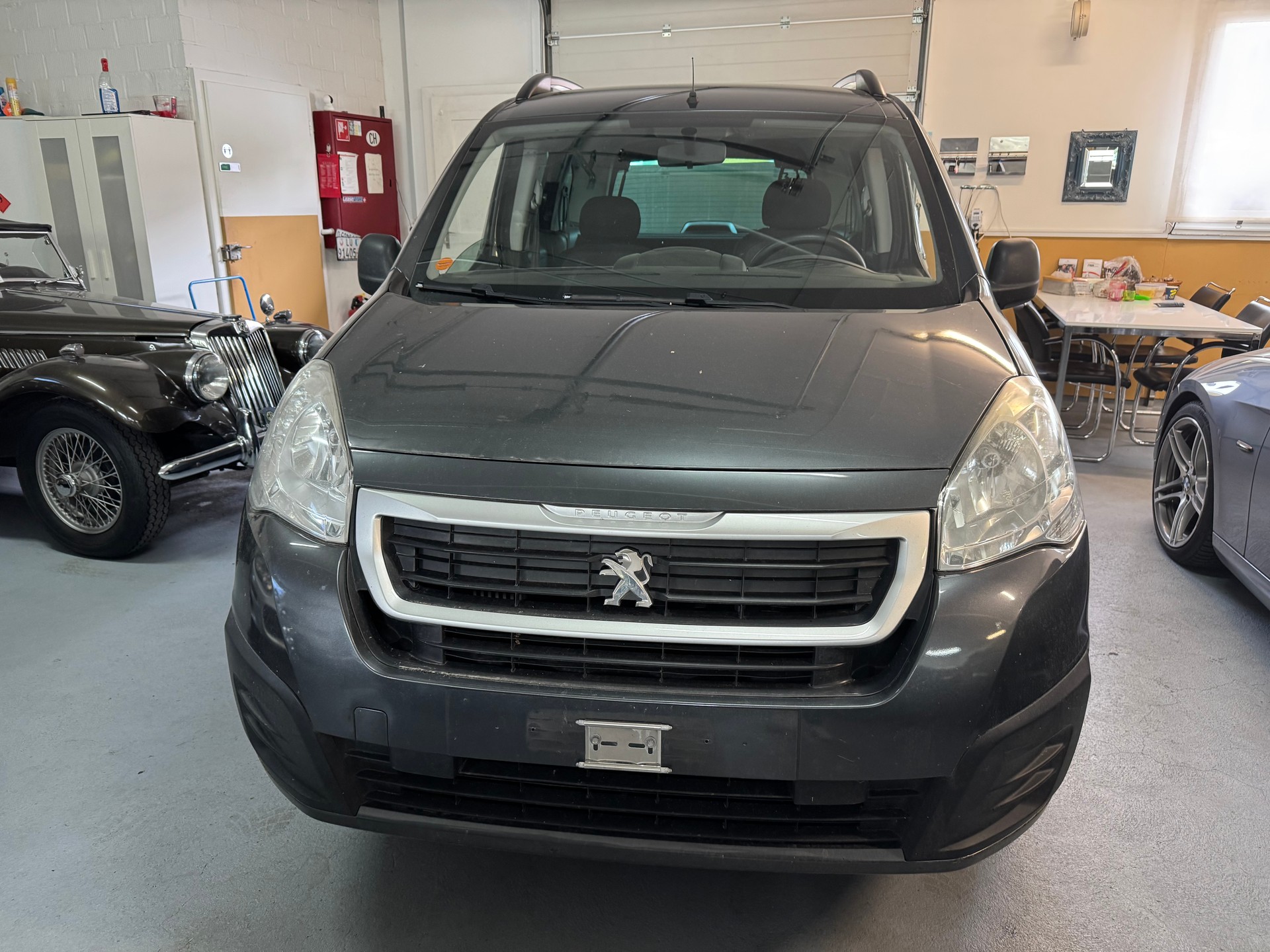 PEUGEOT Partner 1.2 PureTech Active-image-1