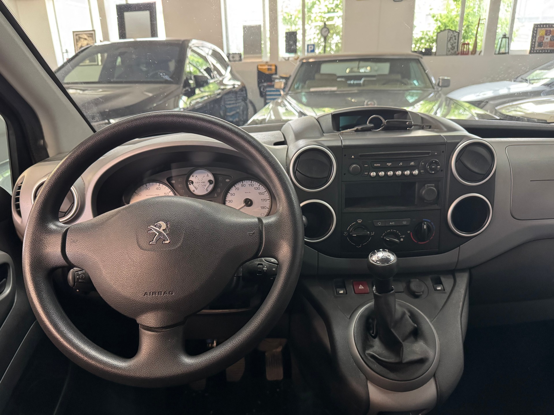 PEUGEOT Partner 1.2 PureTech Active-image-7