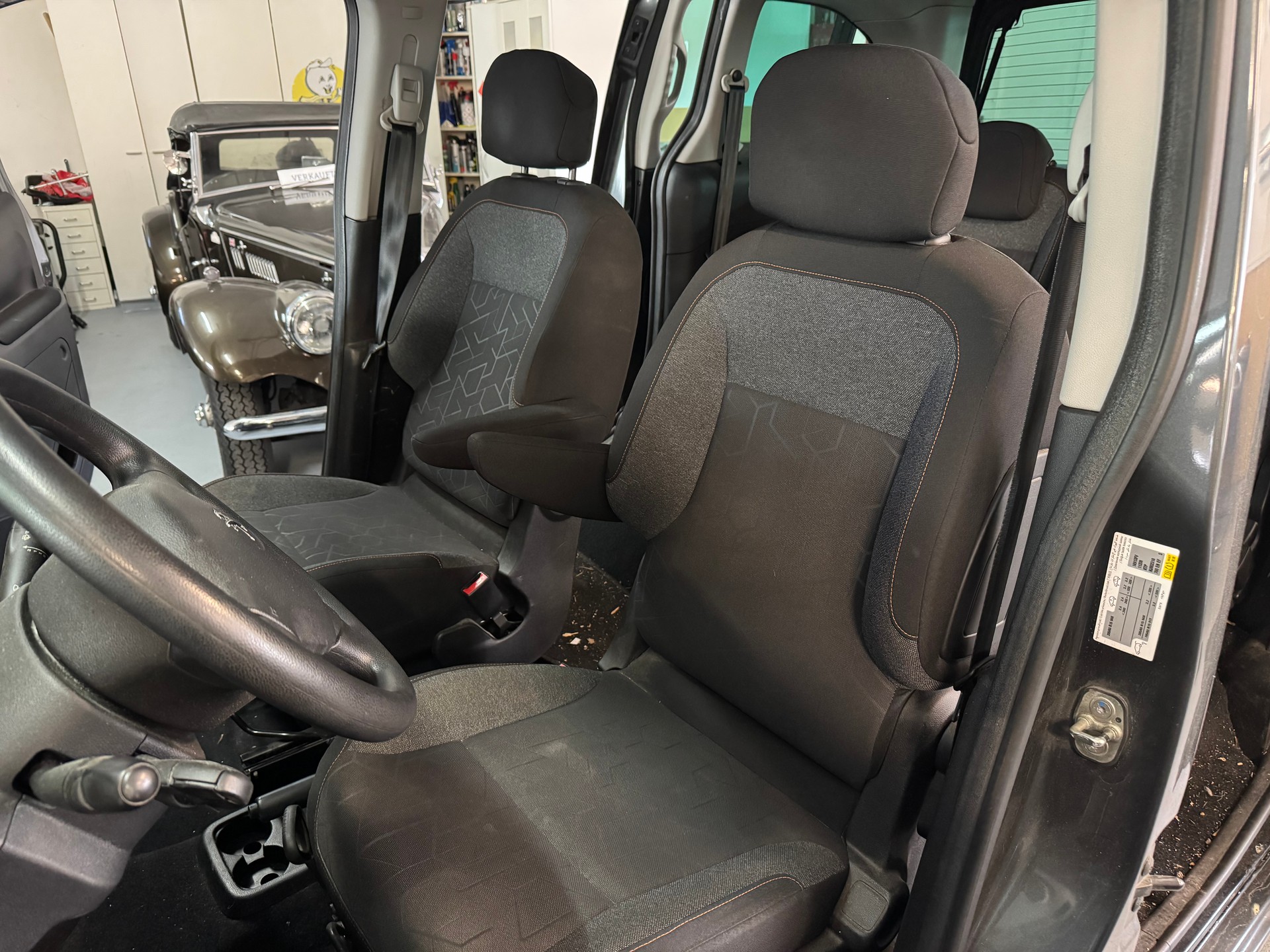 PEUGEOT Partner 1.2 PureTech Active-image-8