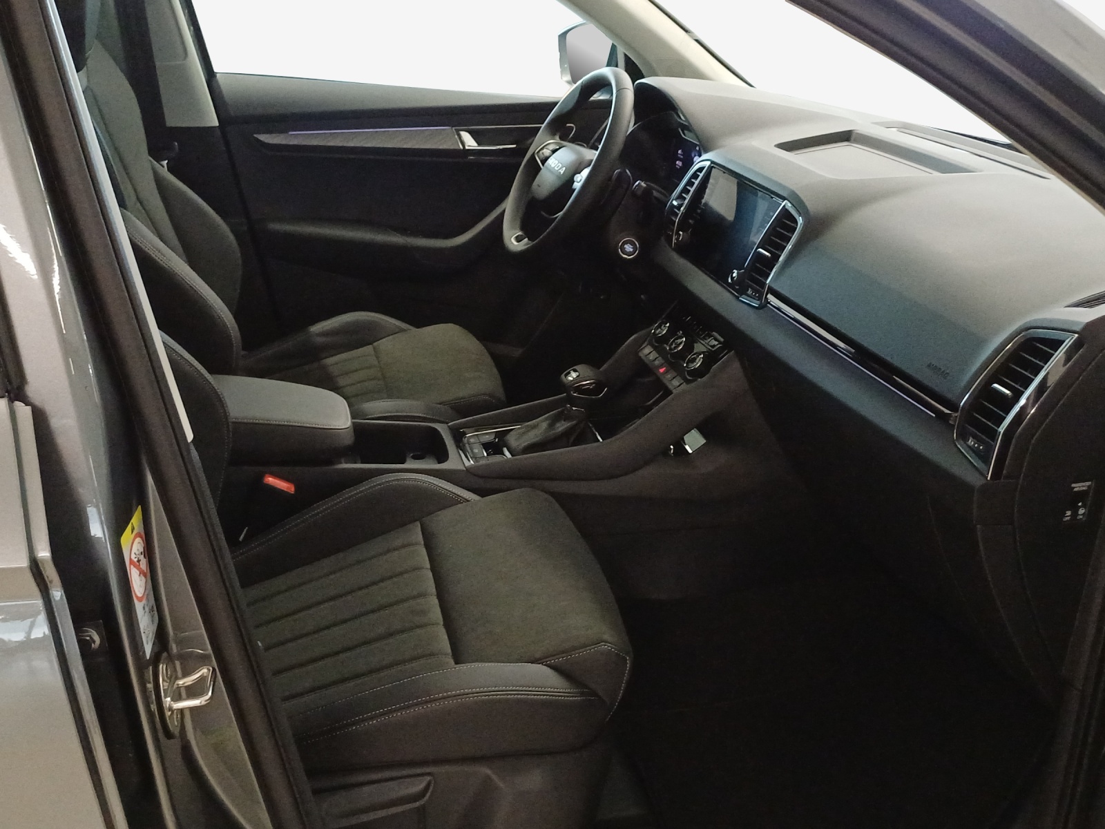 SKODA Karoq 1.5 TSI Dynamic DSG-image-15