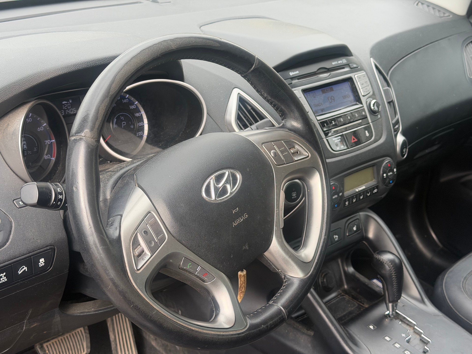 HYUNDAI iX 35 2.0 Style 4WD Automatic-image-9