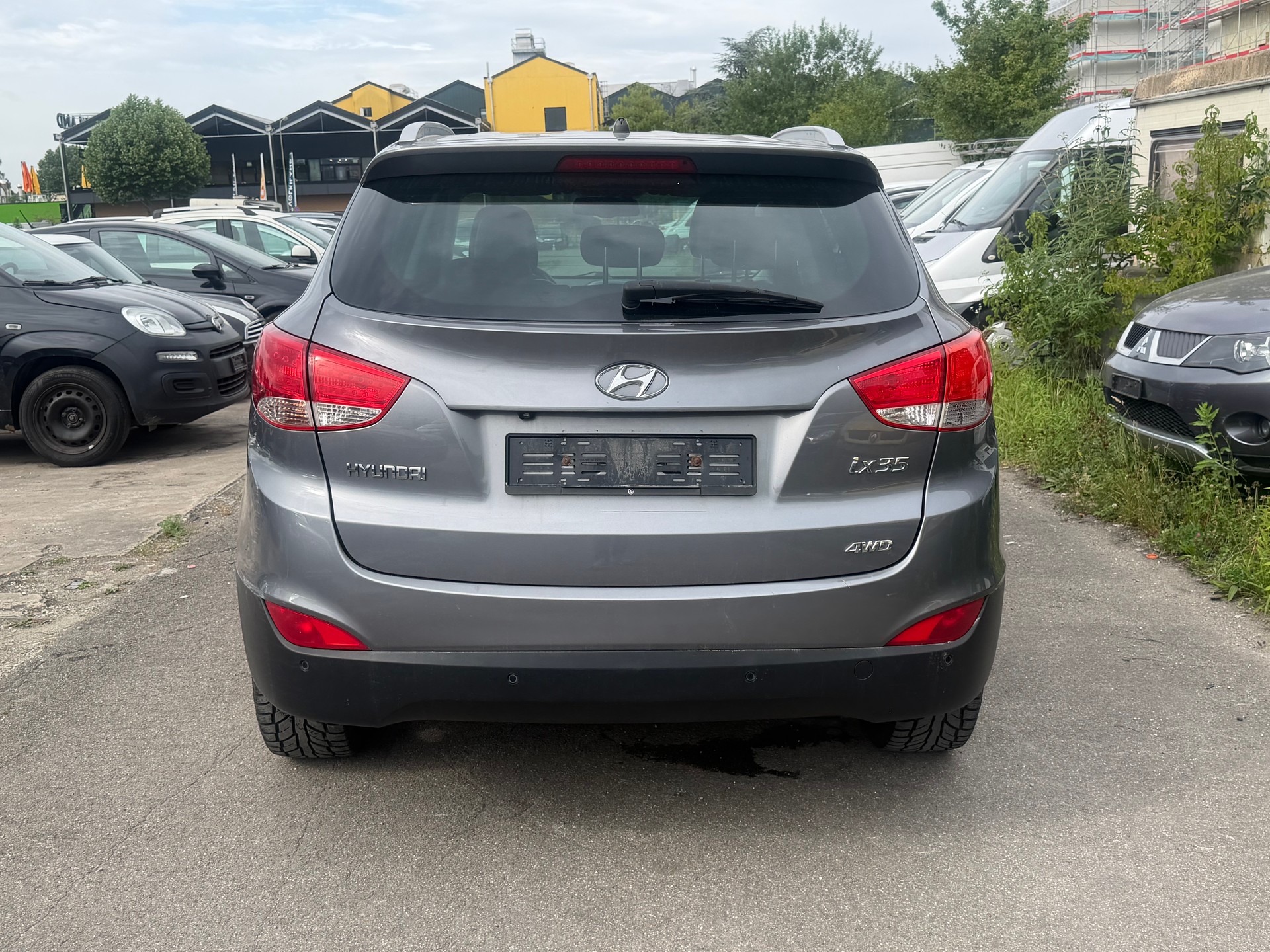 HYUNDAI iX 35 2.0 Style 4WD Automatic-image-5
