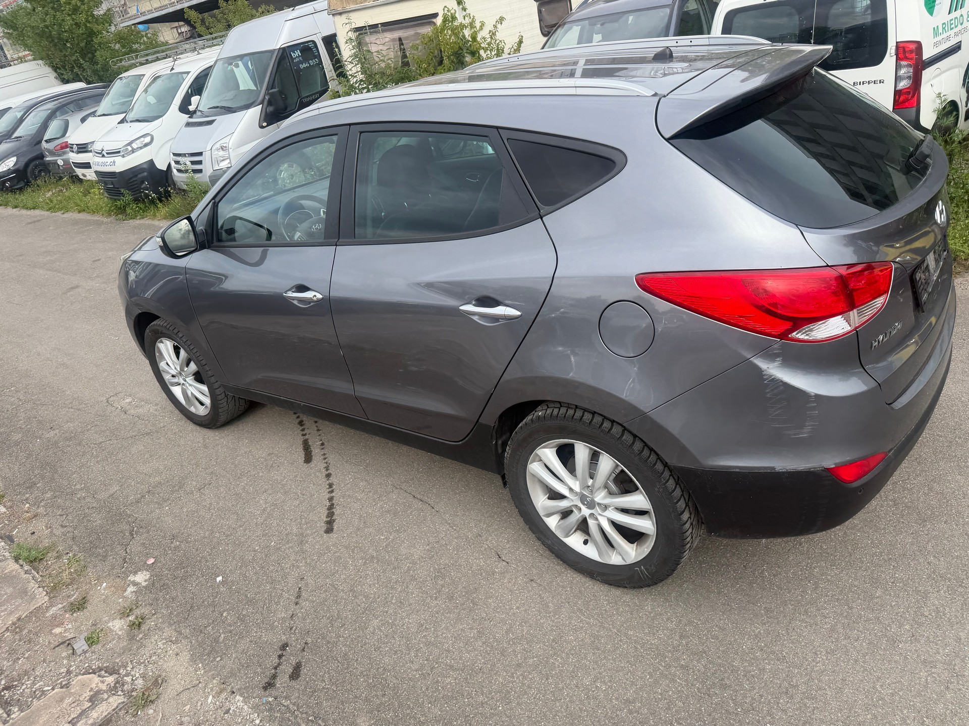 HYUNDAI iX 35 2.0 Style 4WD Automatic-image-7