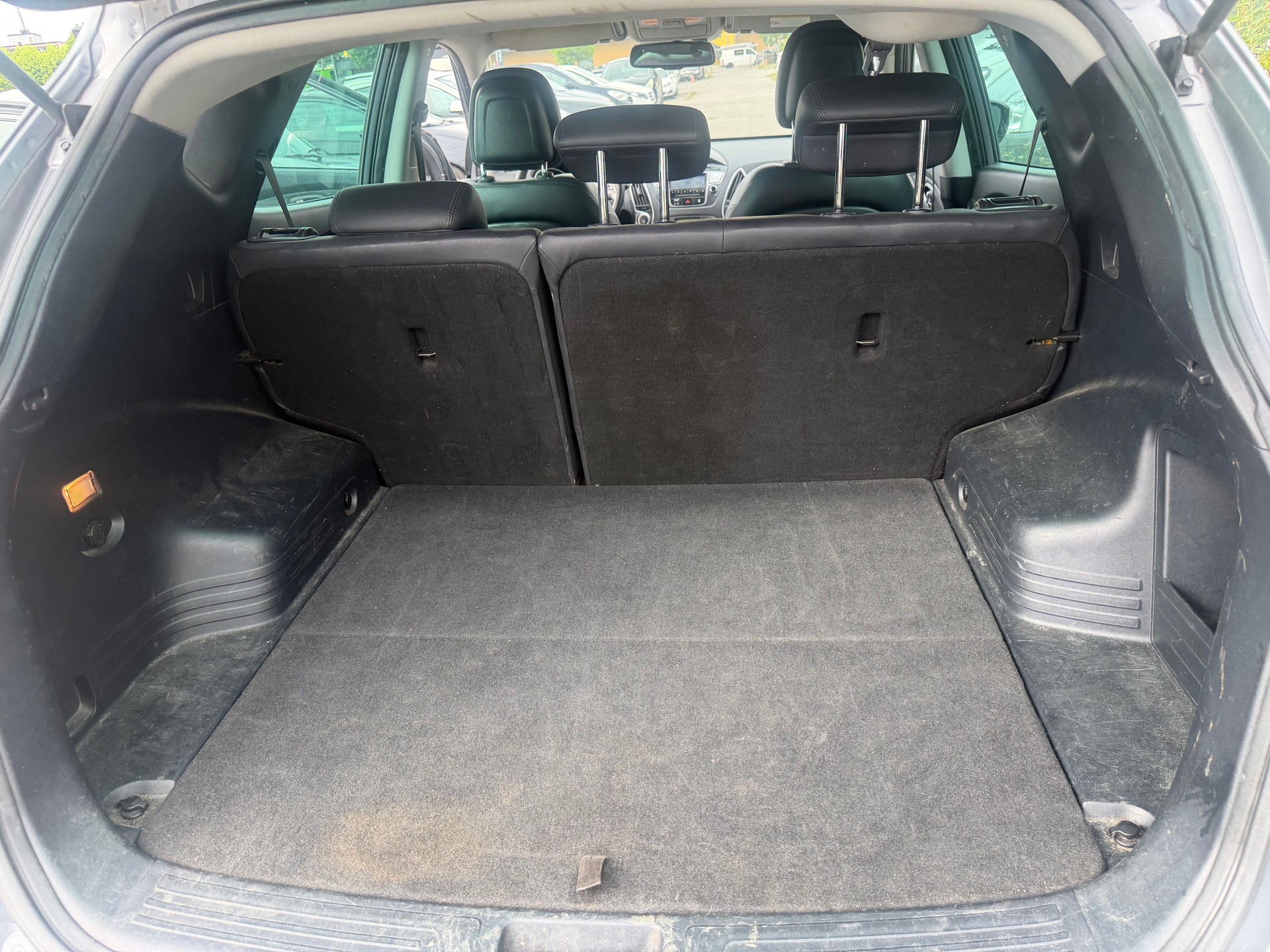 HYUNDAI iX 35 2.0 Style 4WD Automatic-image-13