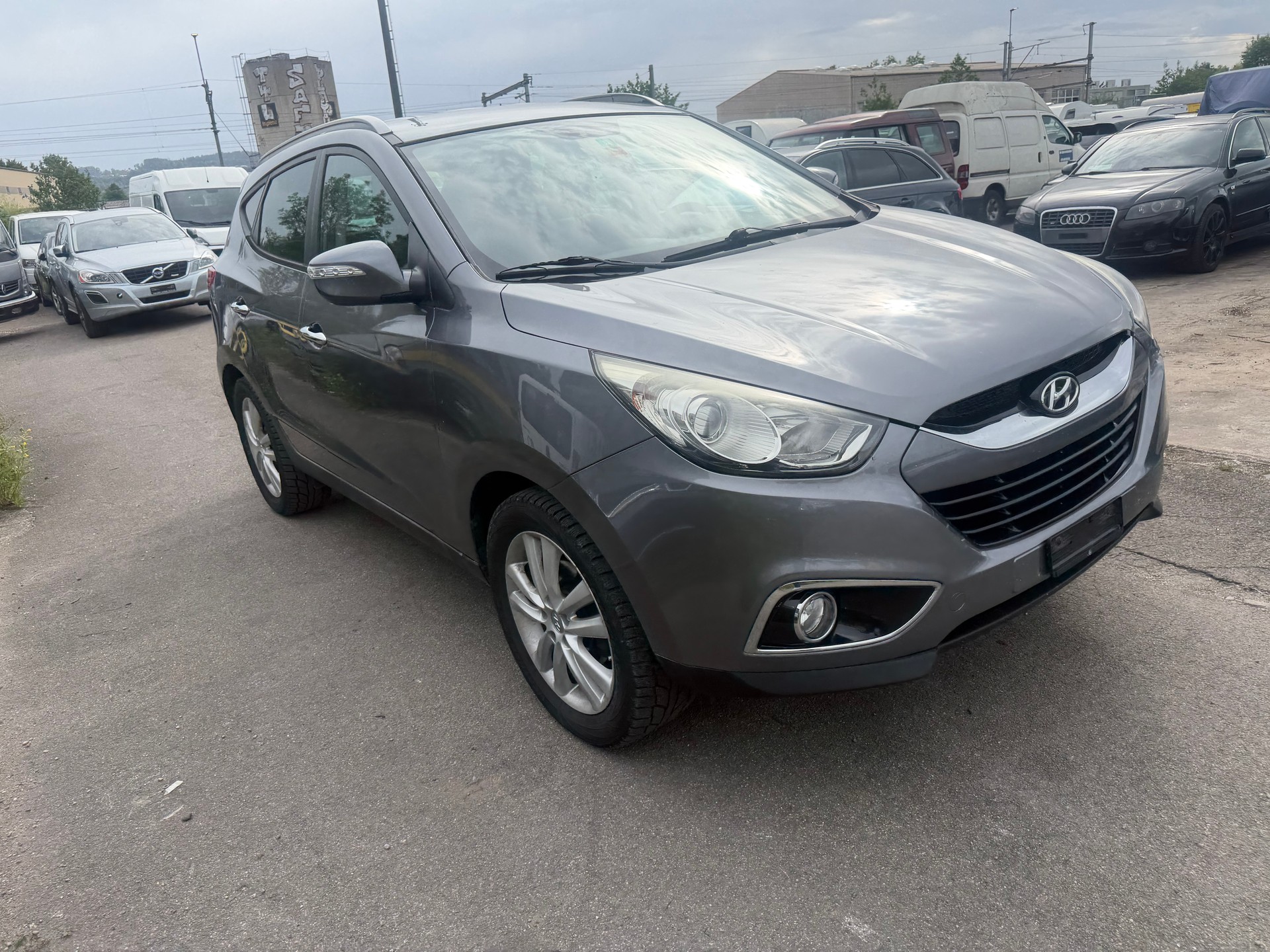 HYUNDAI iX 35 2.0 Style 4WD Automatic-image-2