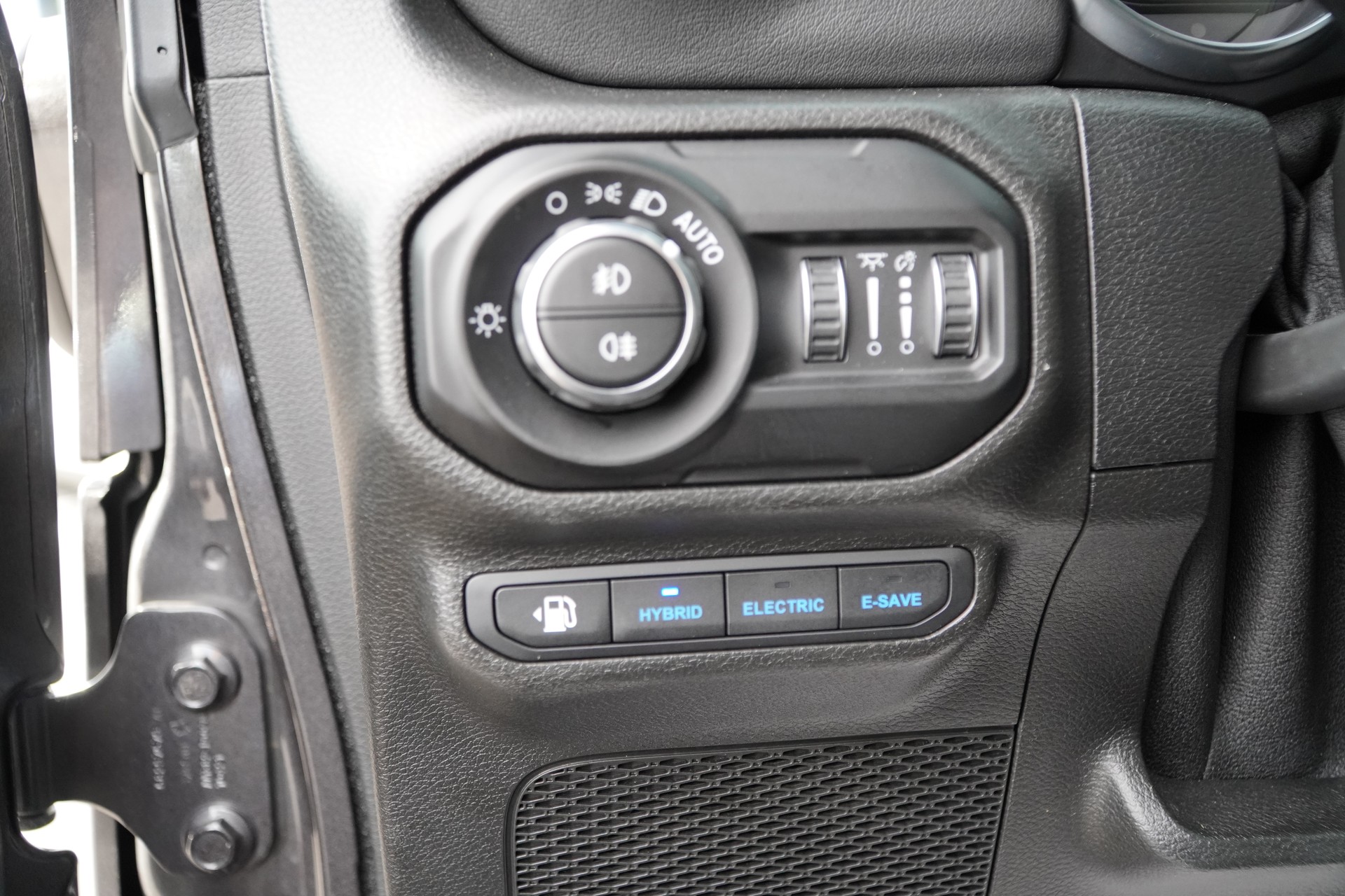 JEEP Wrangler 2.0 PHEV Unlimited Overland Automatic Soft Top-image-25