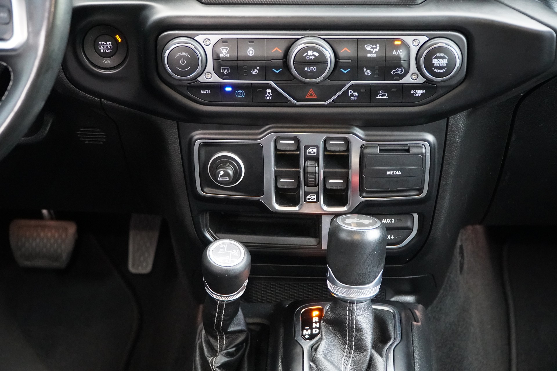 JEEP Wrangler 2.0 PHEV Unlimited Overland Automatic Soft Top-image-20