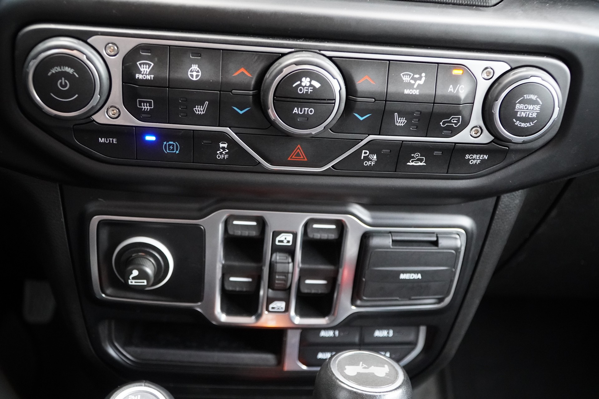 JEEP Wrangler 2.0 PHEV Unlimited Overland Automatic Soft Top-image-18