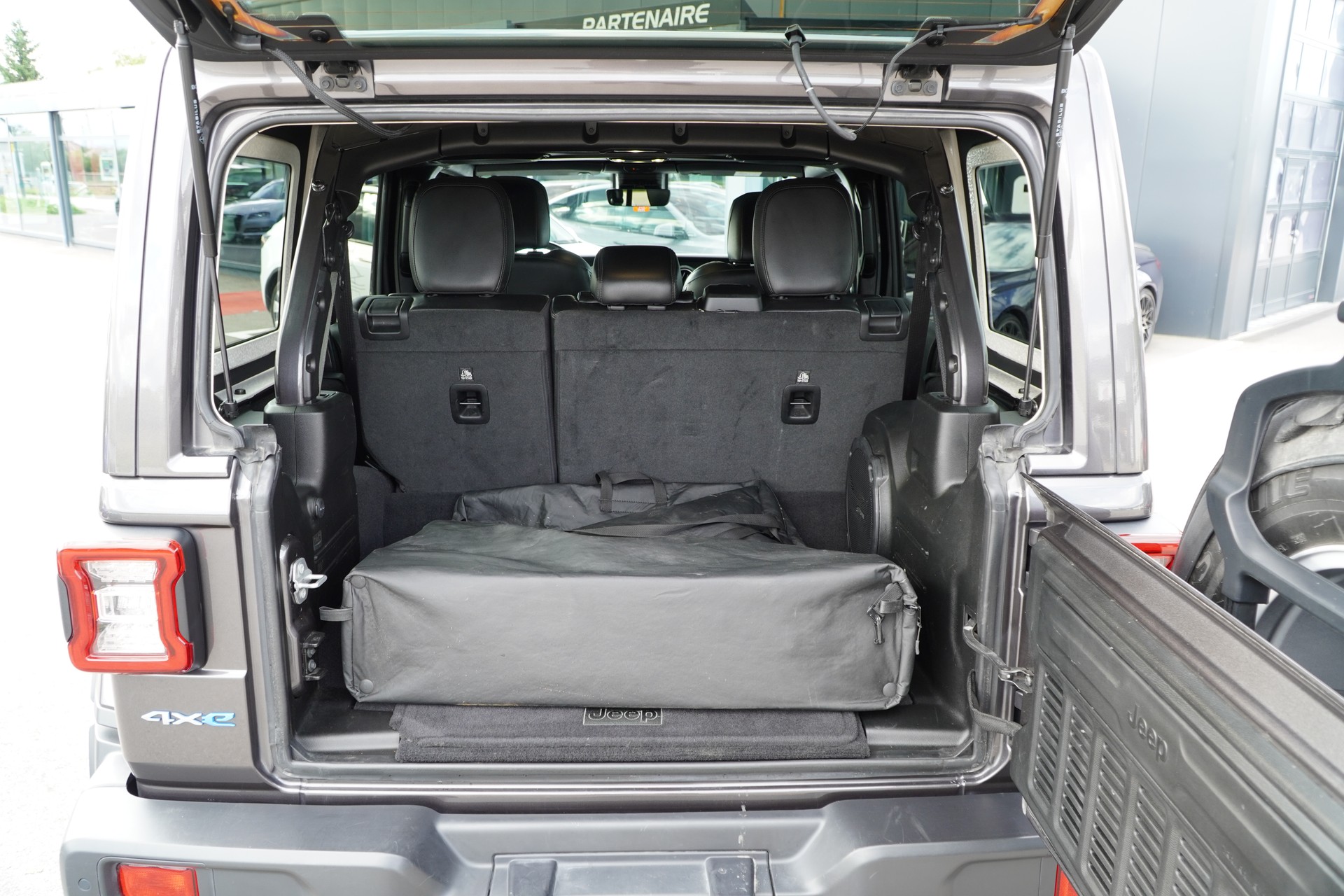 JEEP Wrangler 2.0 PHEV Unlimited Overland Automatic Soft Top-image-30