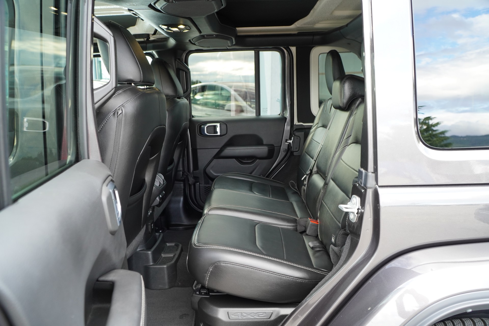 JEEP Wrangler 2.0 PHEV Unlimited Overland Automatic Soft Top-image-9
