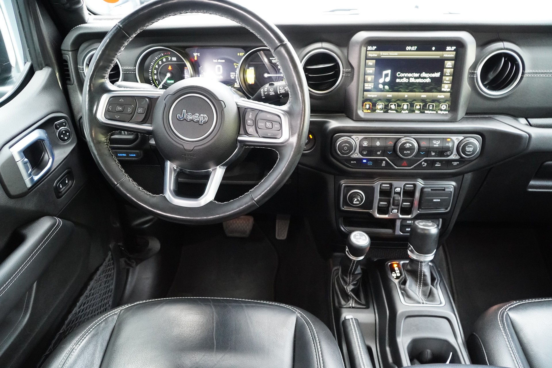 JEEP Wrangler 2.0 PHEV Unlimited Overland Automatic Soft Top-image-17