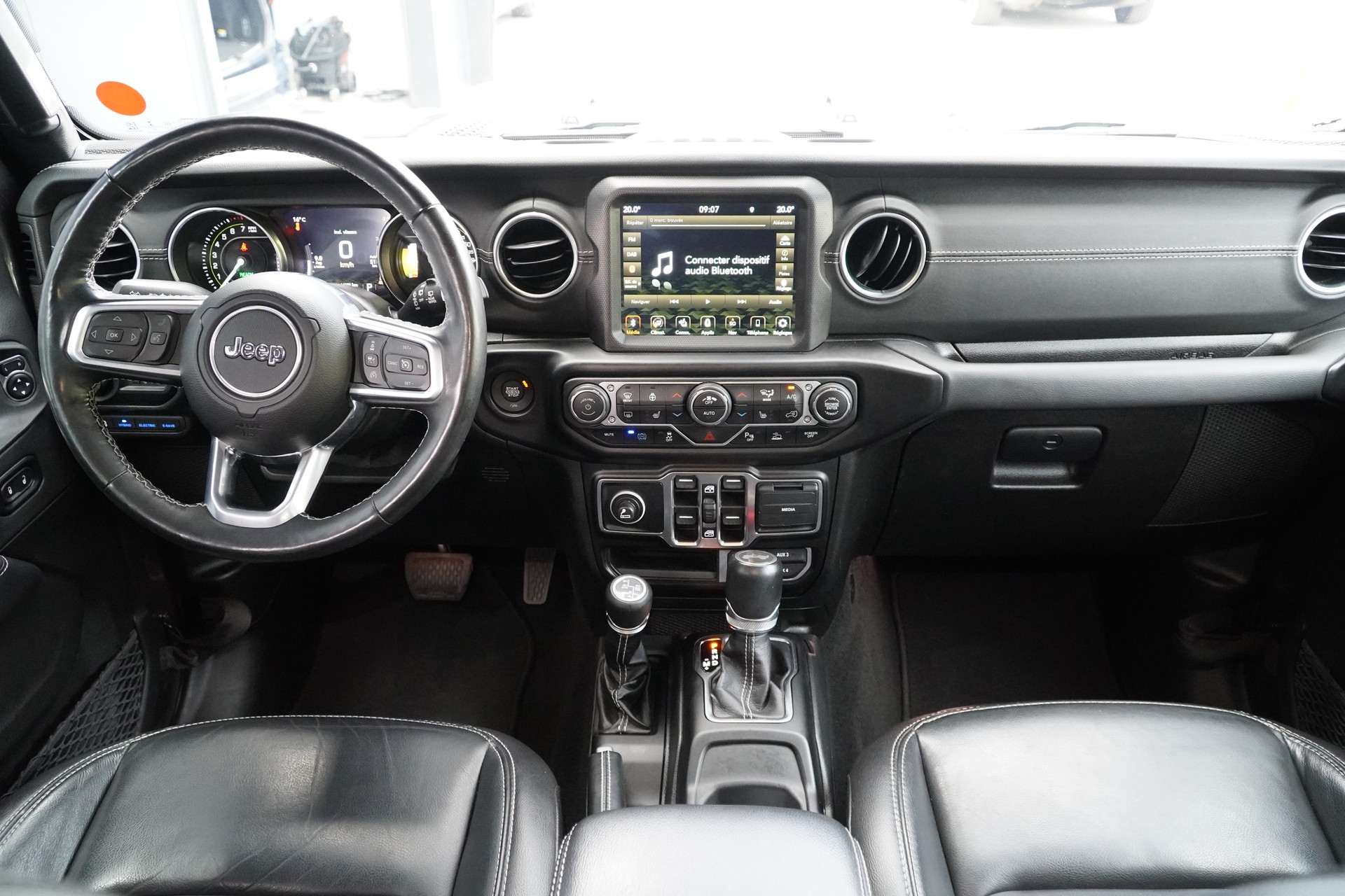 JEEP Wrangler 2.0 PHEV Unlimited Overland Automatic Soft Top-image-11
