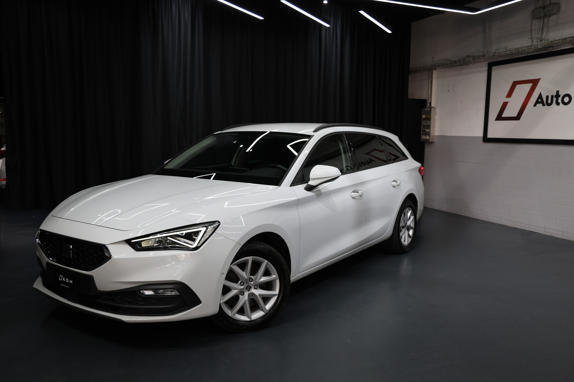 SEAT Leon ST 2.0 TDI EVO DSG Style-image-0