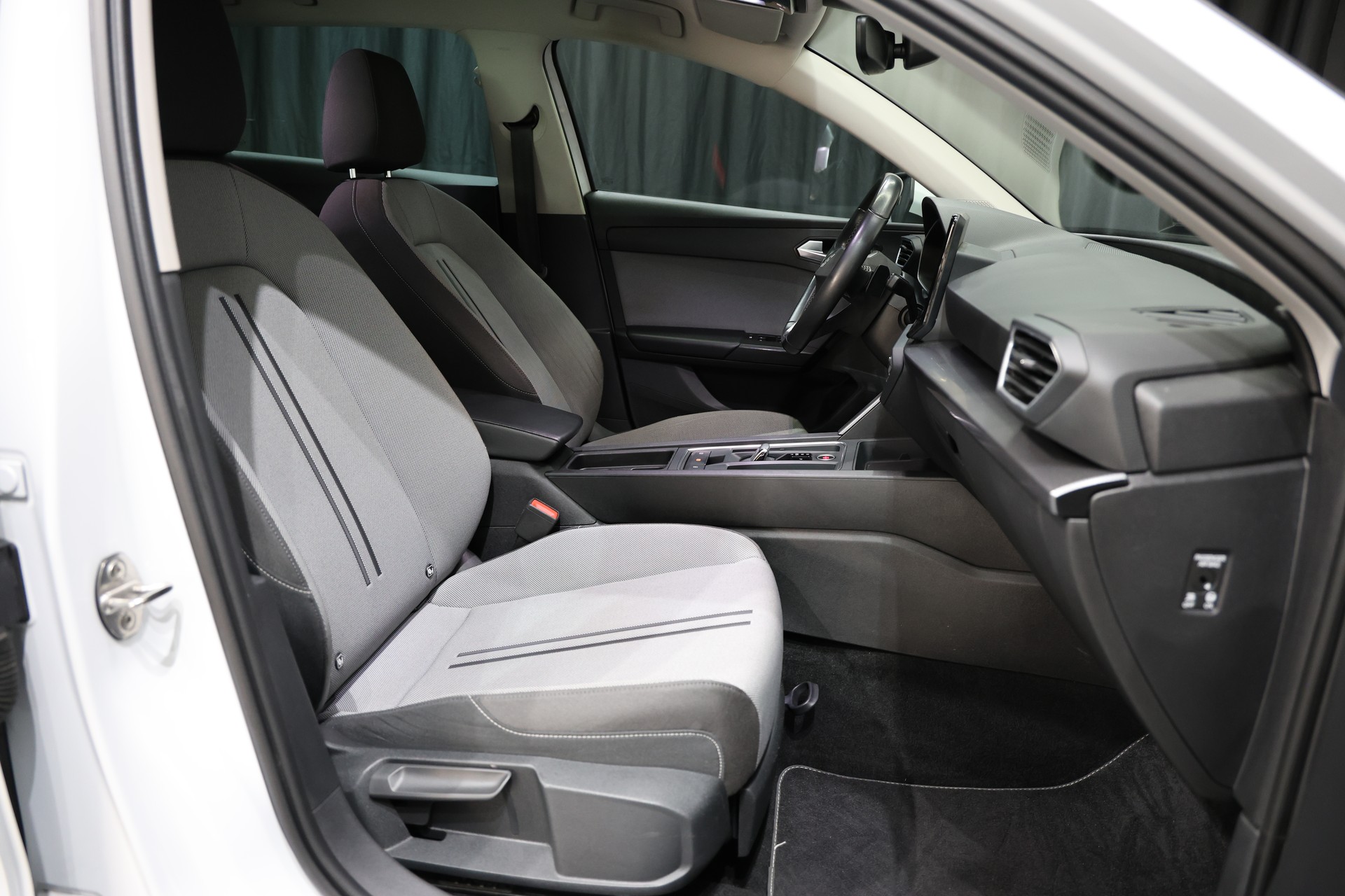 SEAT Leon ST 2.0 TDI EVO DSG Style-image-17
