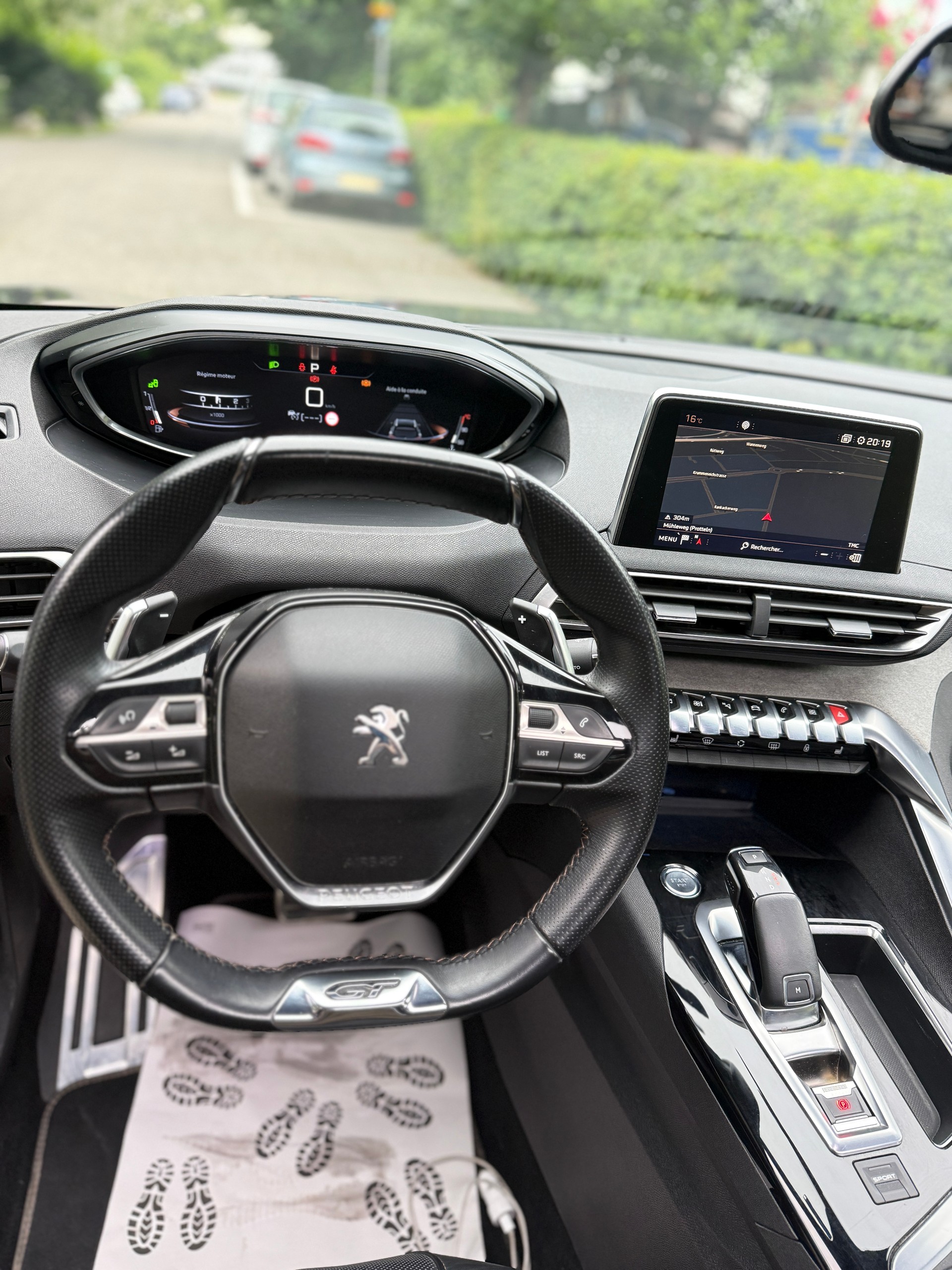 PEUGEOT 5008 2.0 BlueHDi GT EAT-image-14