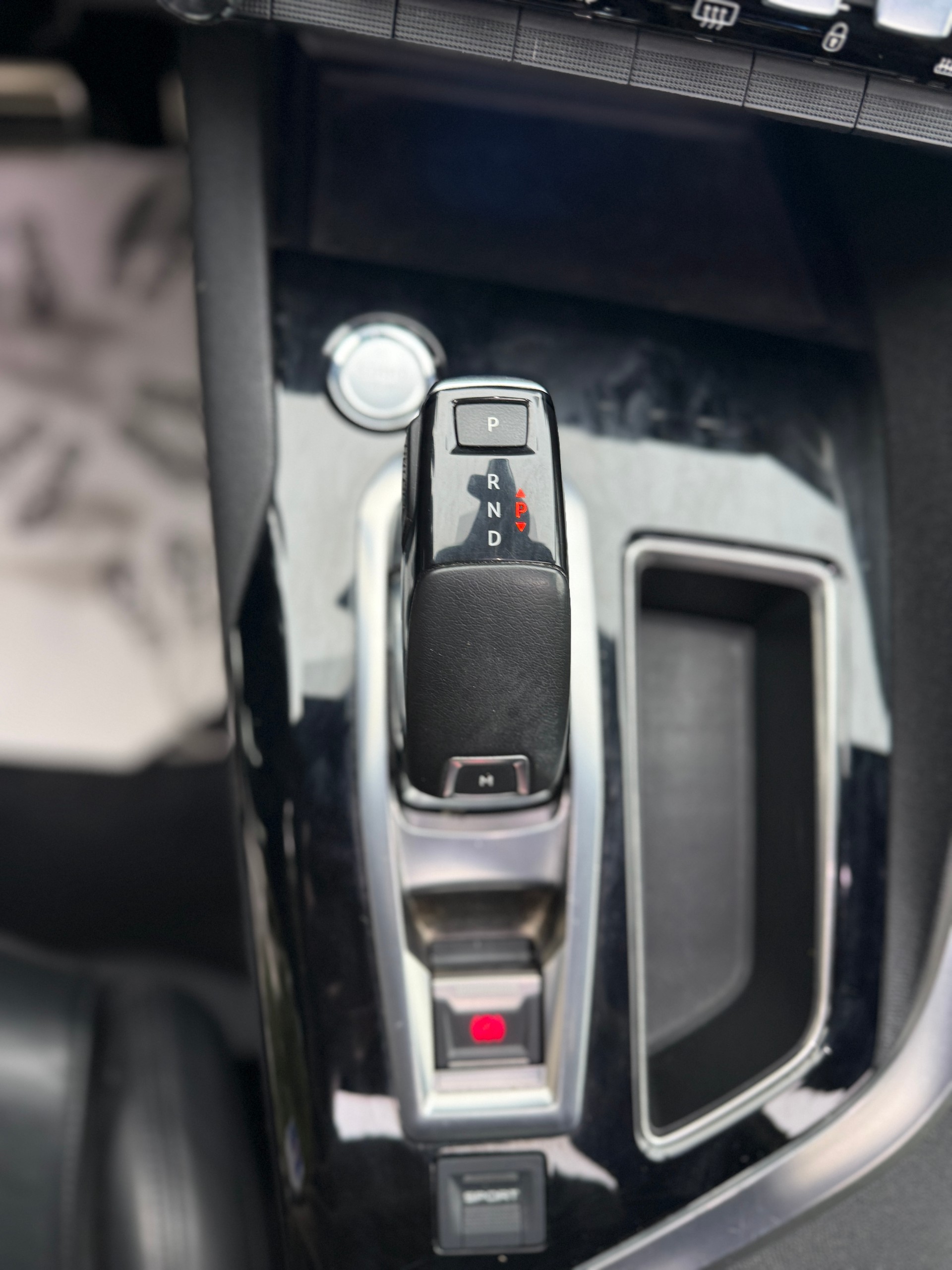 PEUGEOT 5008 2.0 BlueHDi GT EAT-image-10