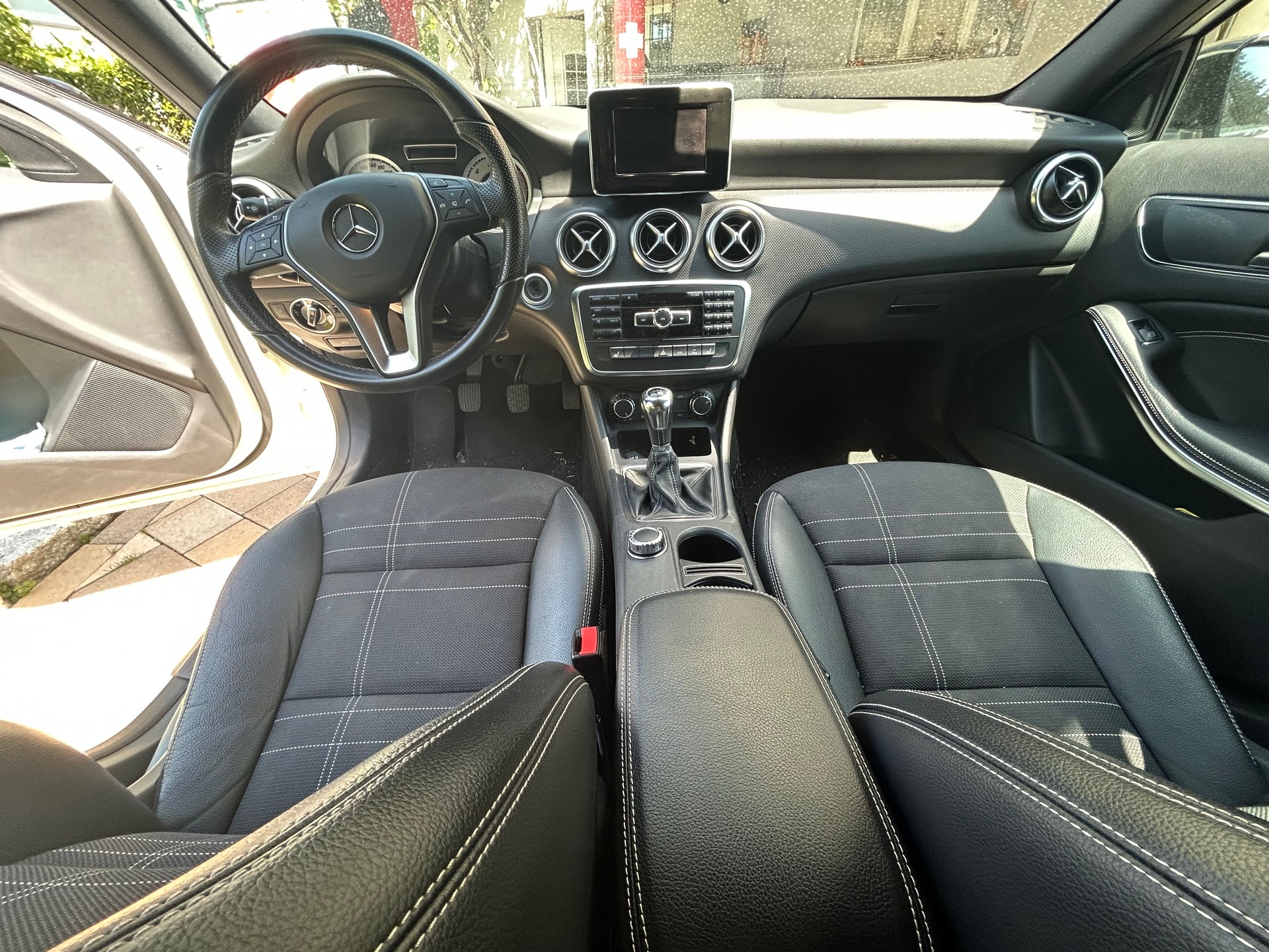 MERCEDES-BENZ A 180 BlueEF-image-3