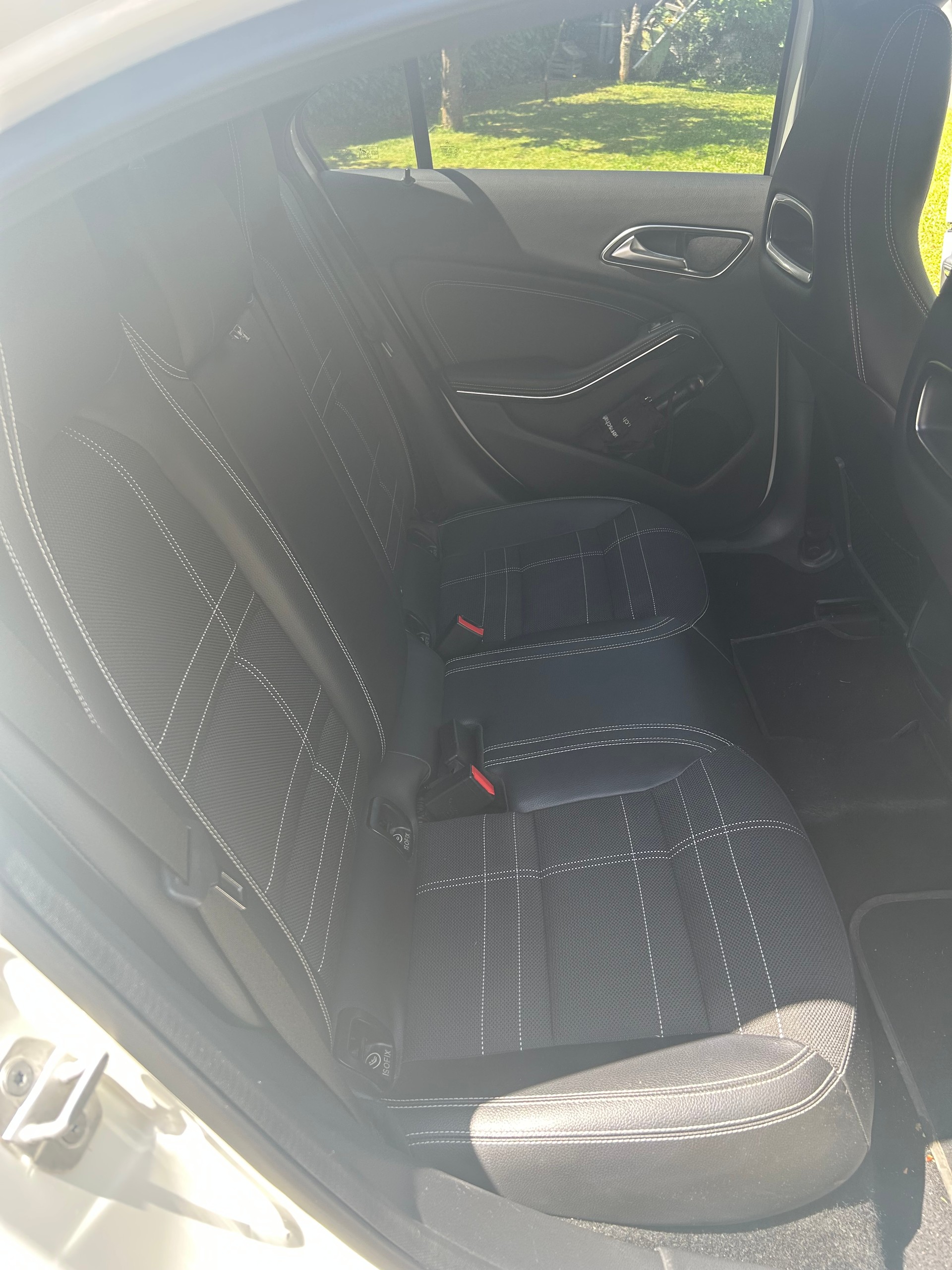 MERCEDES-BENZ A 180 BlueEF-image-4