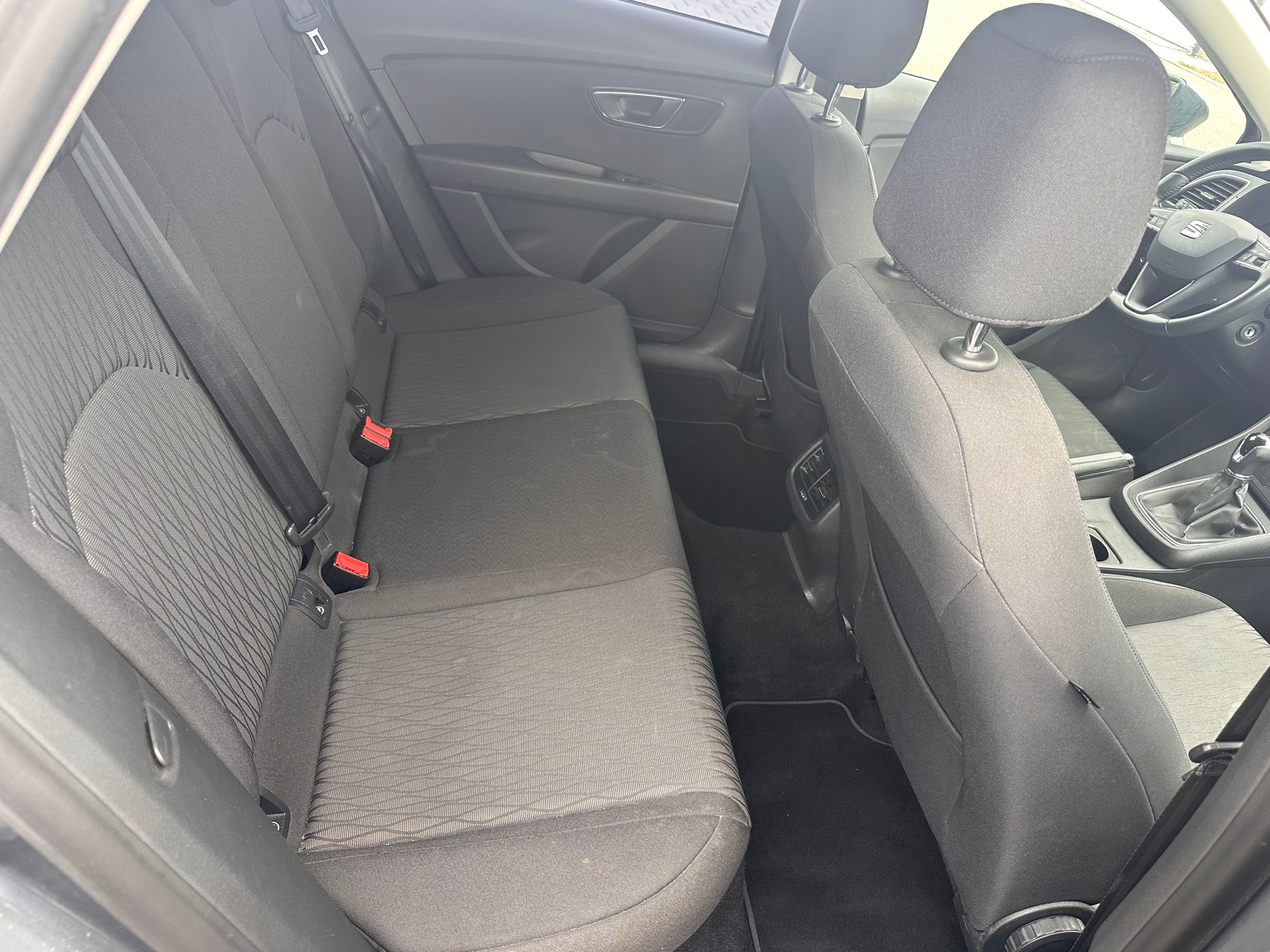 SEAT Leon 1.6 TDI Style-image-10