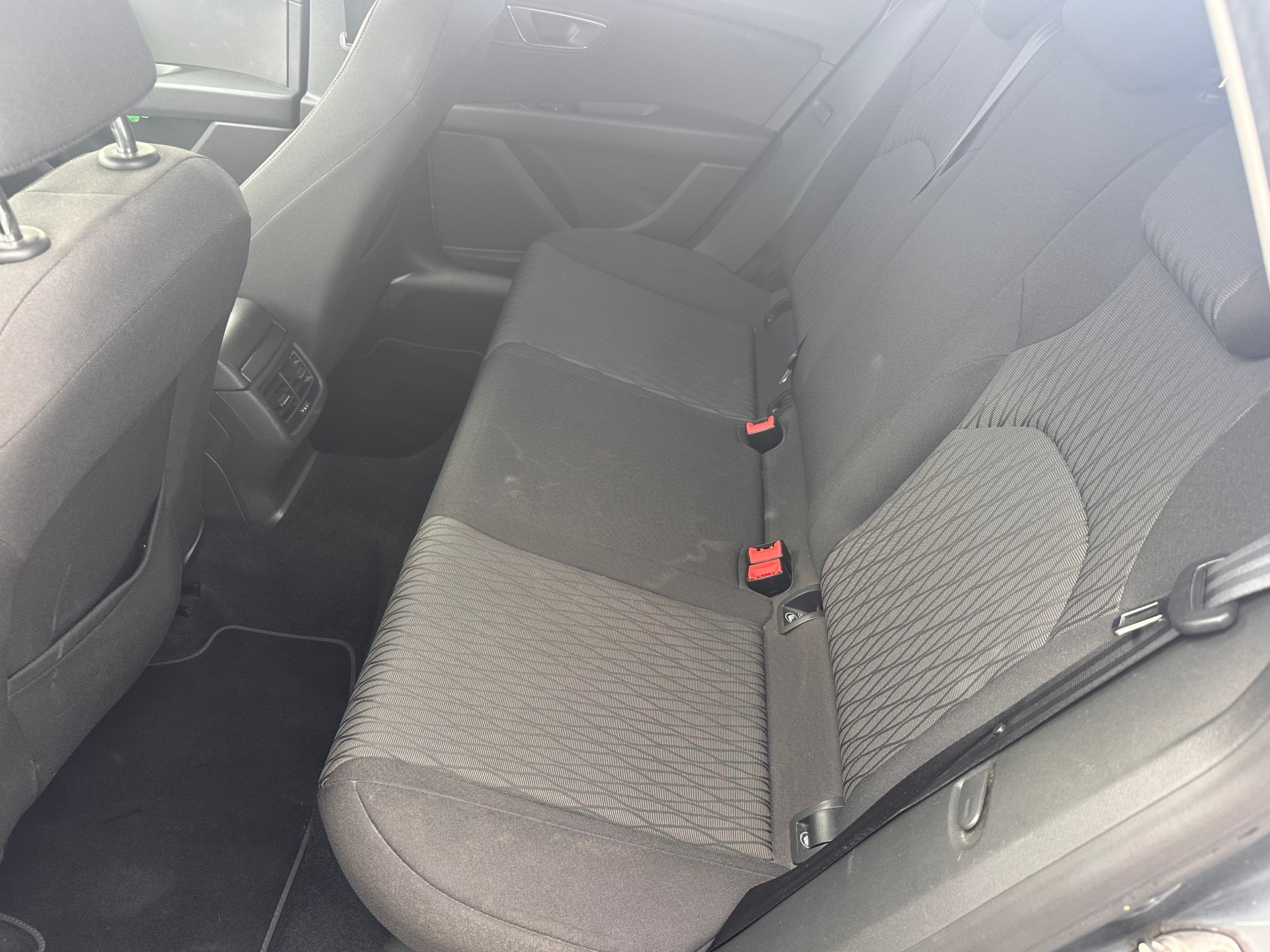SEAT Leon 1.6 TDI Style-image-9