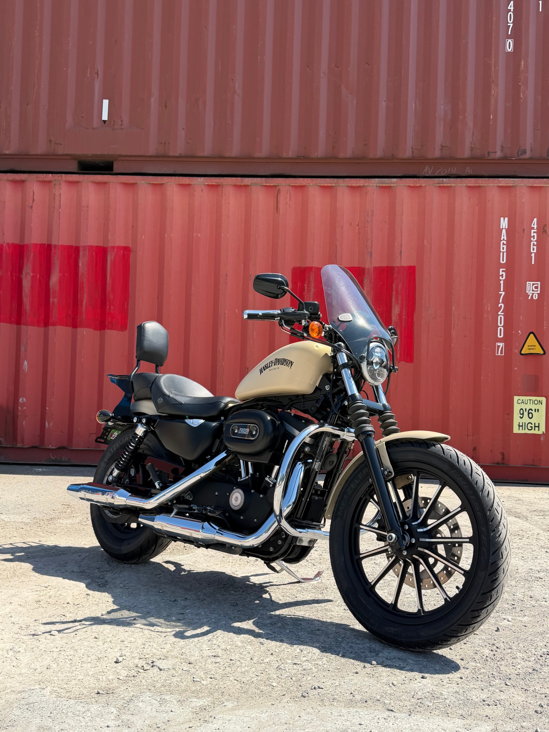 HARLEY-DAVIDSON XL 883 N Sportster Iron ABS
