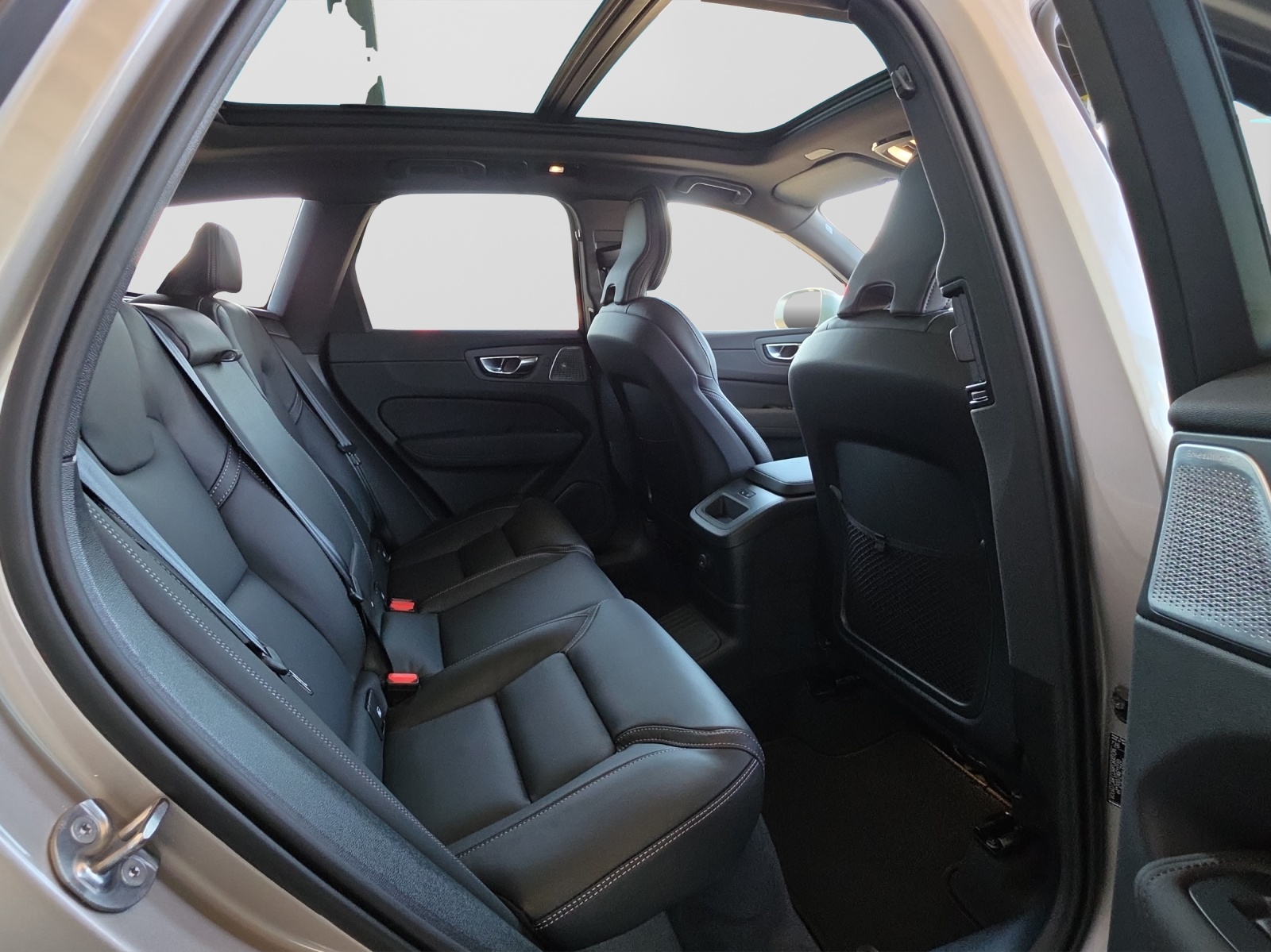 VOLVO XC60 2.0 T8 TE Ultra Bright eAWD-image-9