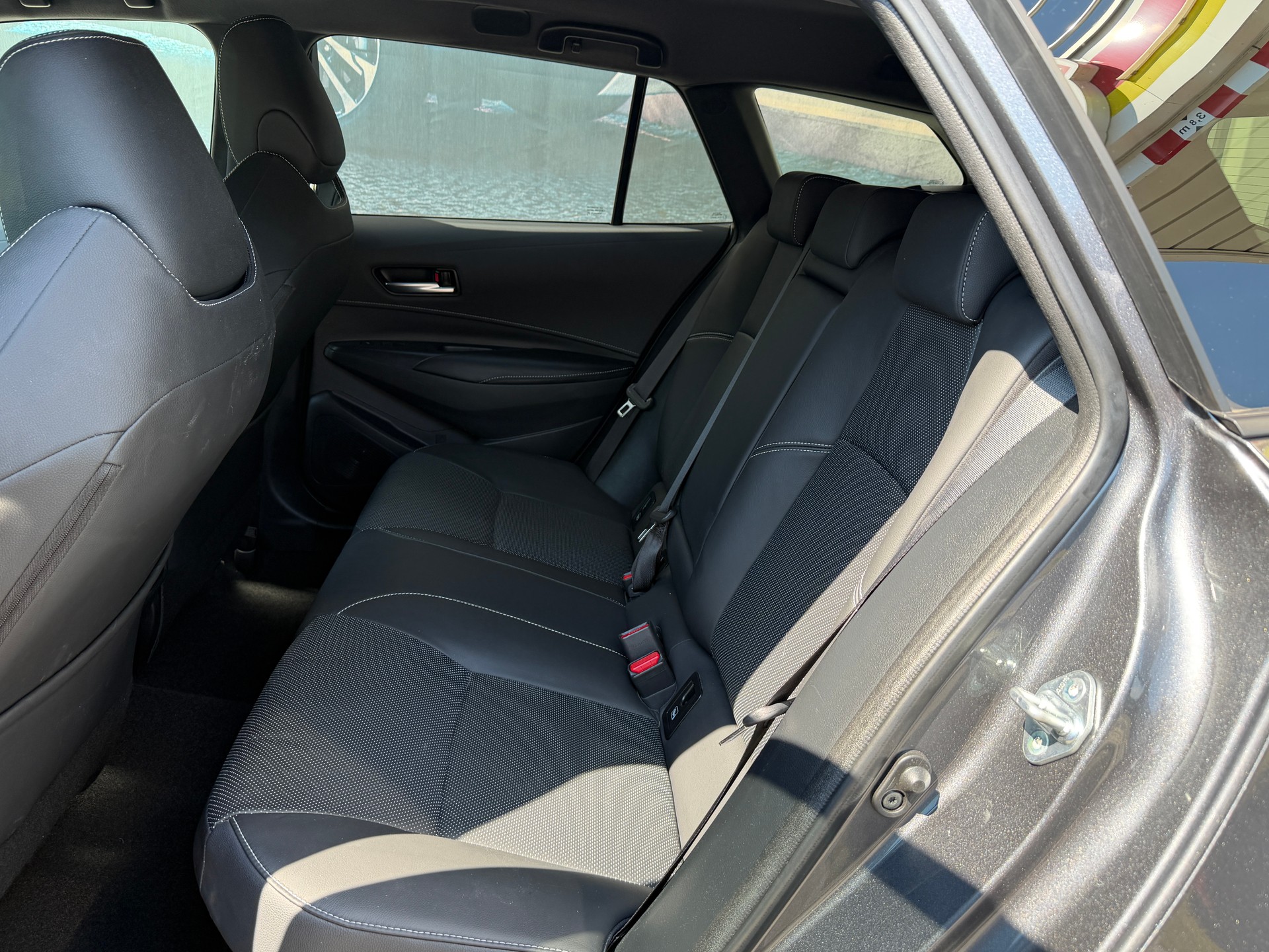 TOYOTA Corolla Touring Sports 2.0 HSD Premium e-CVT-image-8