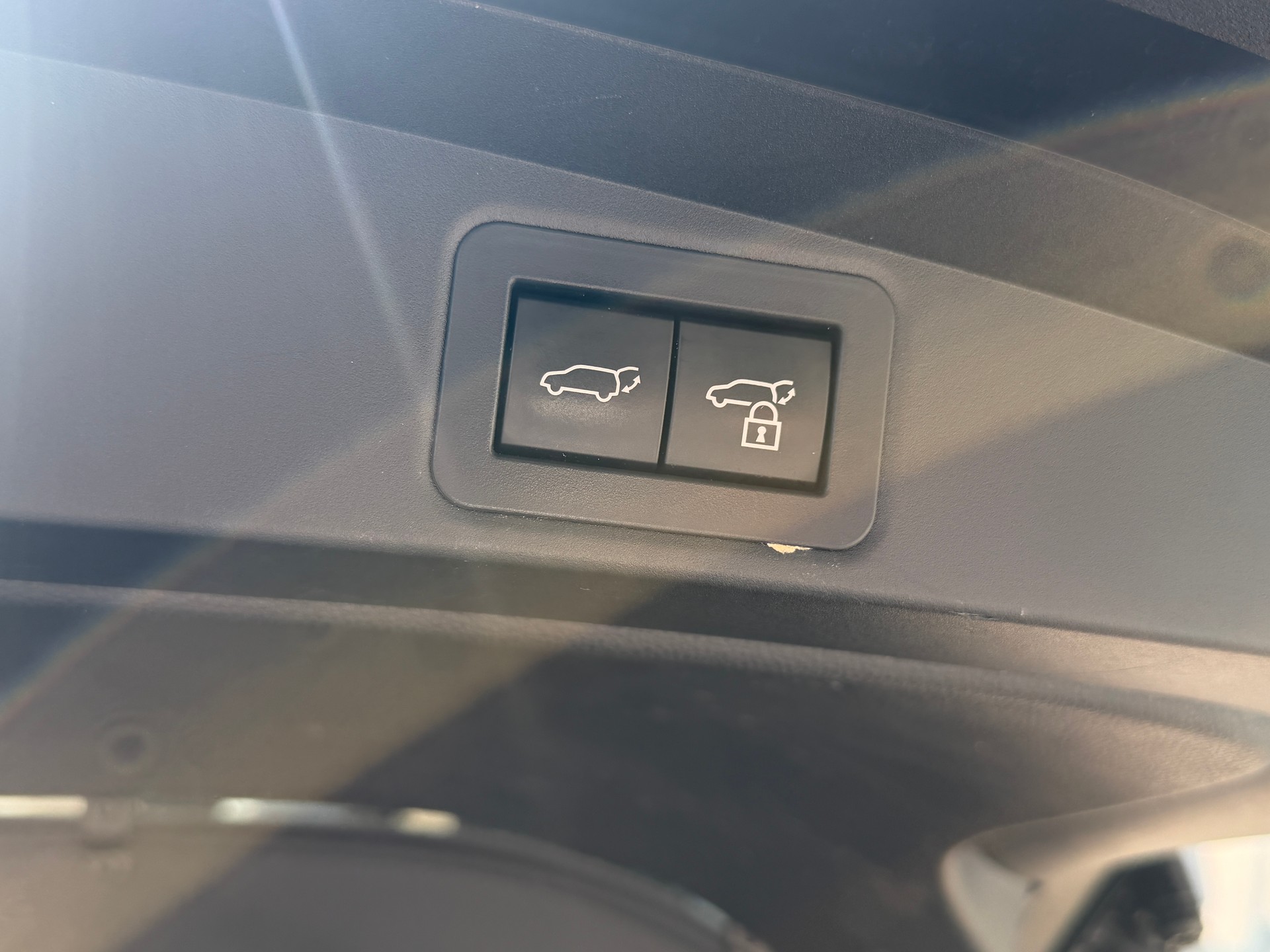 TOYOTA Corolla Touring Sports 2.0 HSD Premium e-CVT-image-7