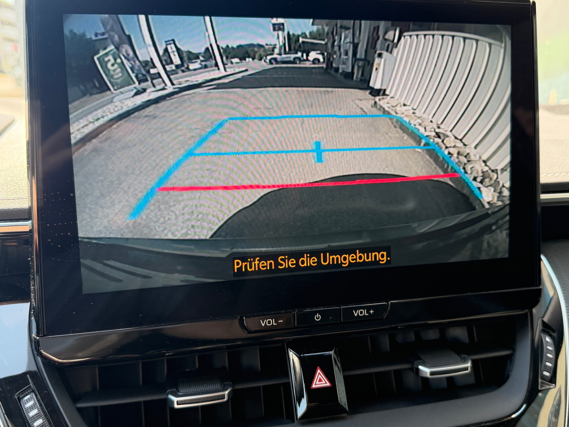 TOYOTA Corolla Touring Sports 2.0 HSD Premium e-CVT-image-15