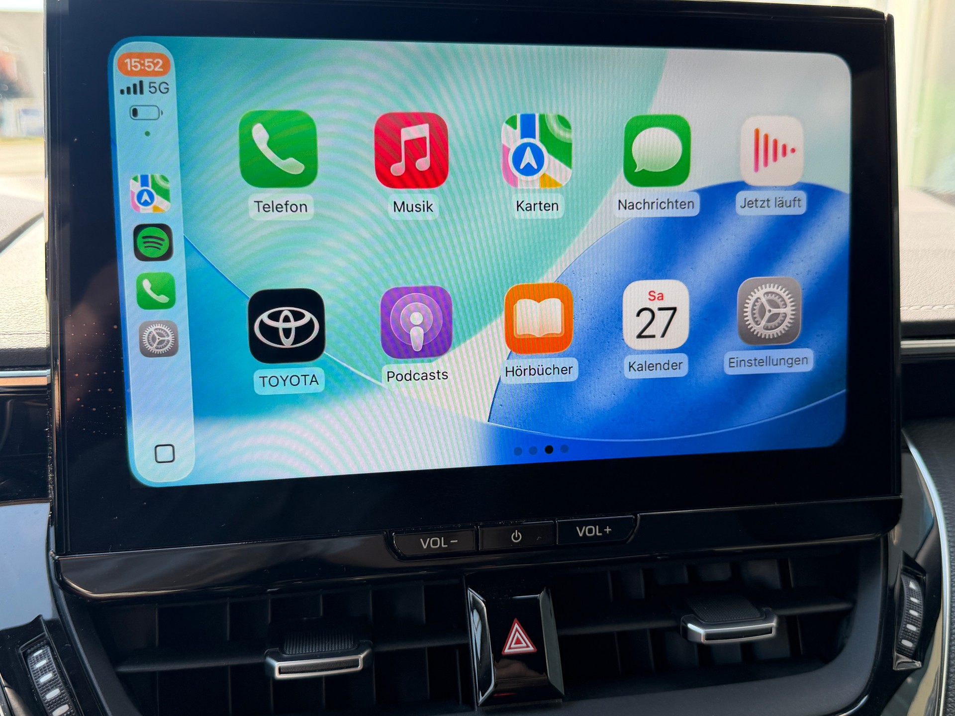 TOYOTA Corolla Touring Sports 2.0 HSD Premium e-CVT-image-16