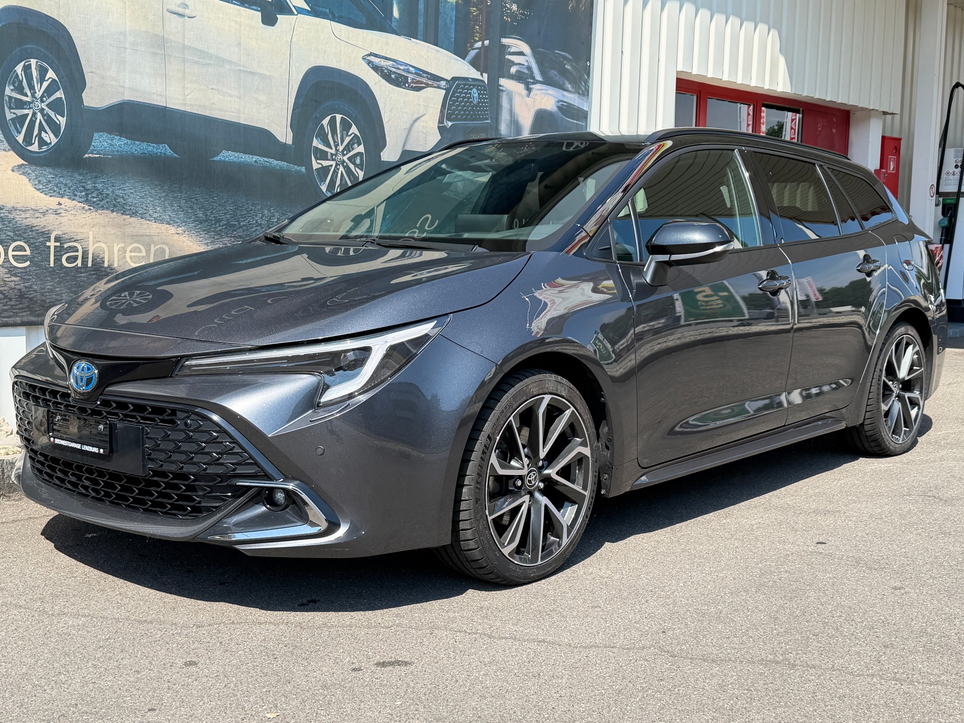 TOYOTA Corolla Touring Sports 2.0 HSD Premium e-CVT-image-2