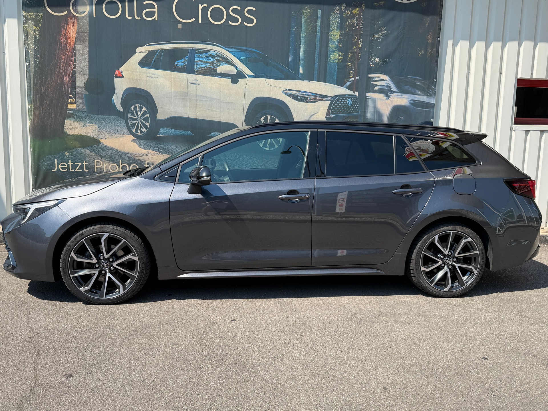 TOYOTA Corolla Touring Sports 2.0 HSD Premium e-CVT-image-1