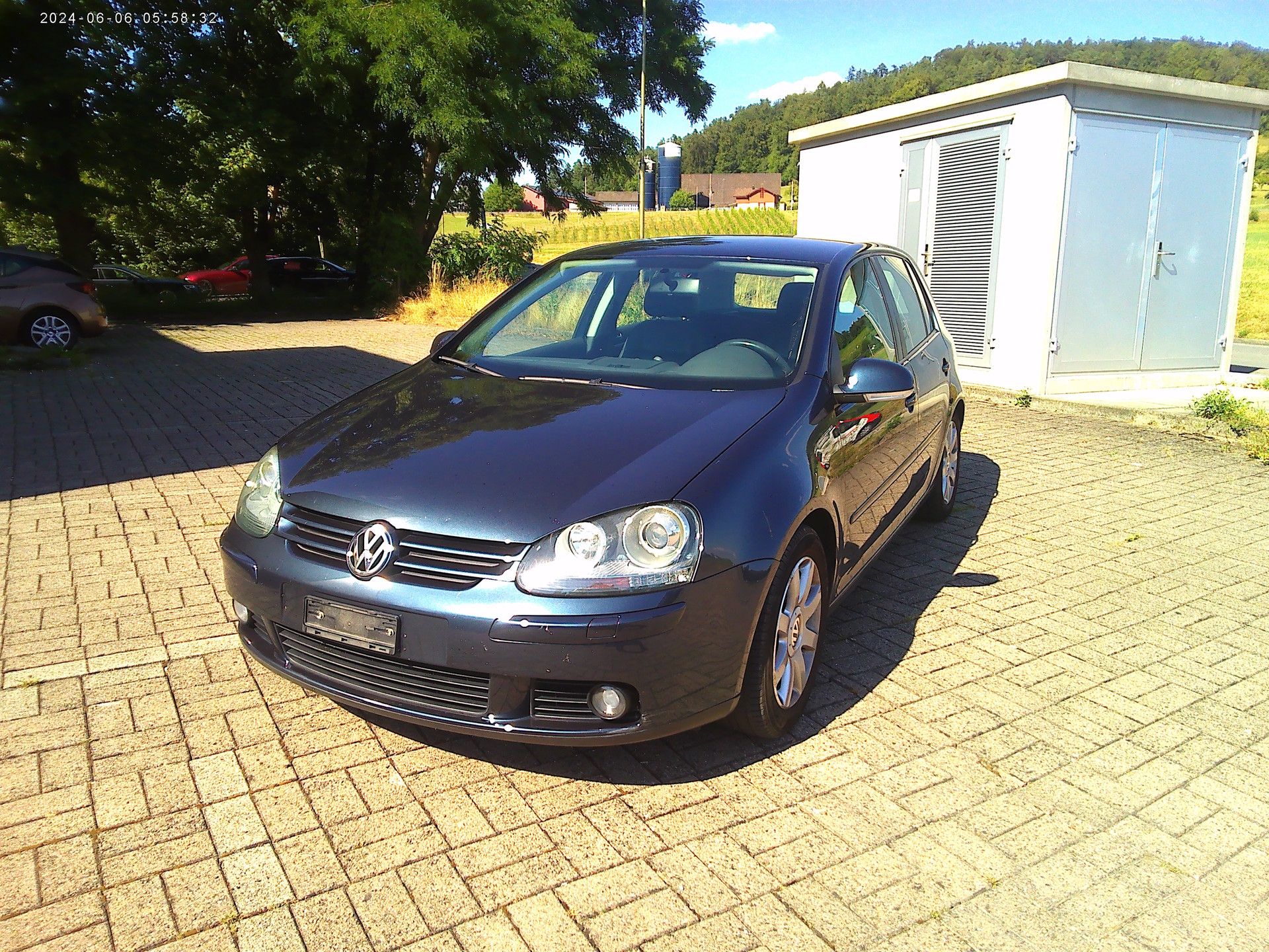 VW Golf 1.6 FSI Sportline-image-2