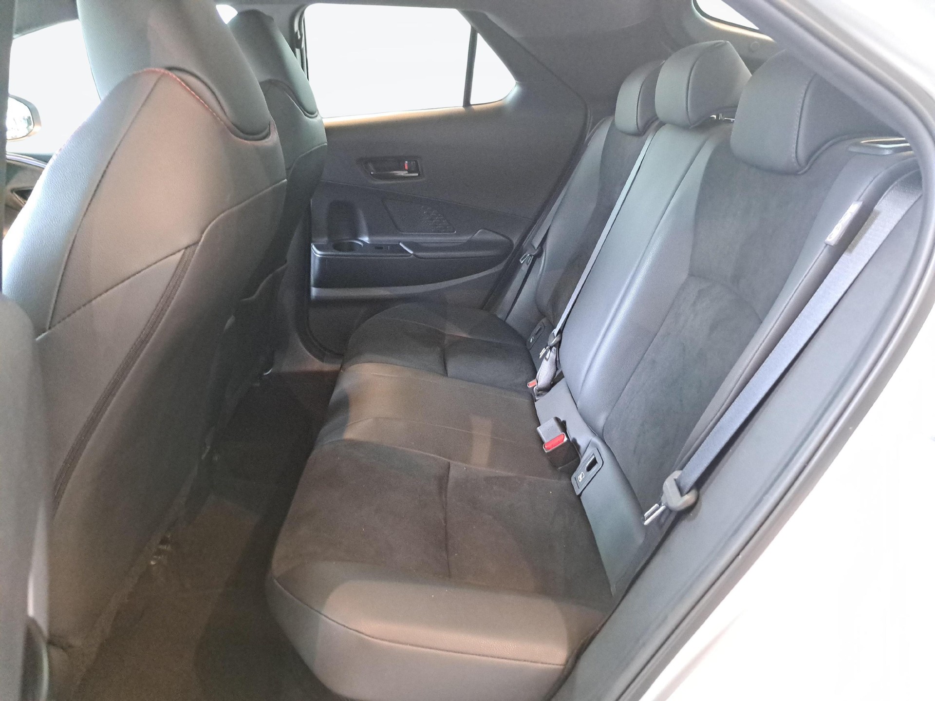 TOYOTA C-HR 2.0 HEV GR Sport Premiere 4x4-image-10