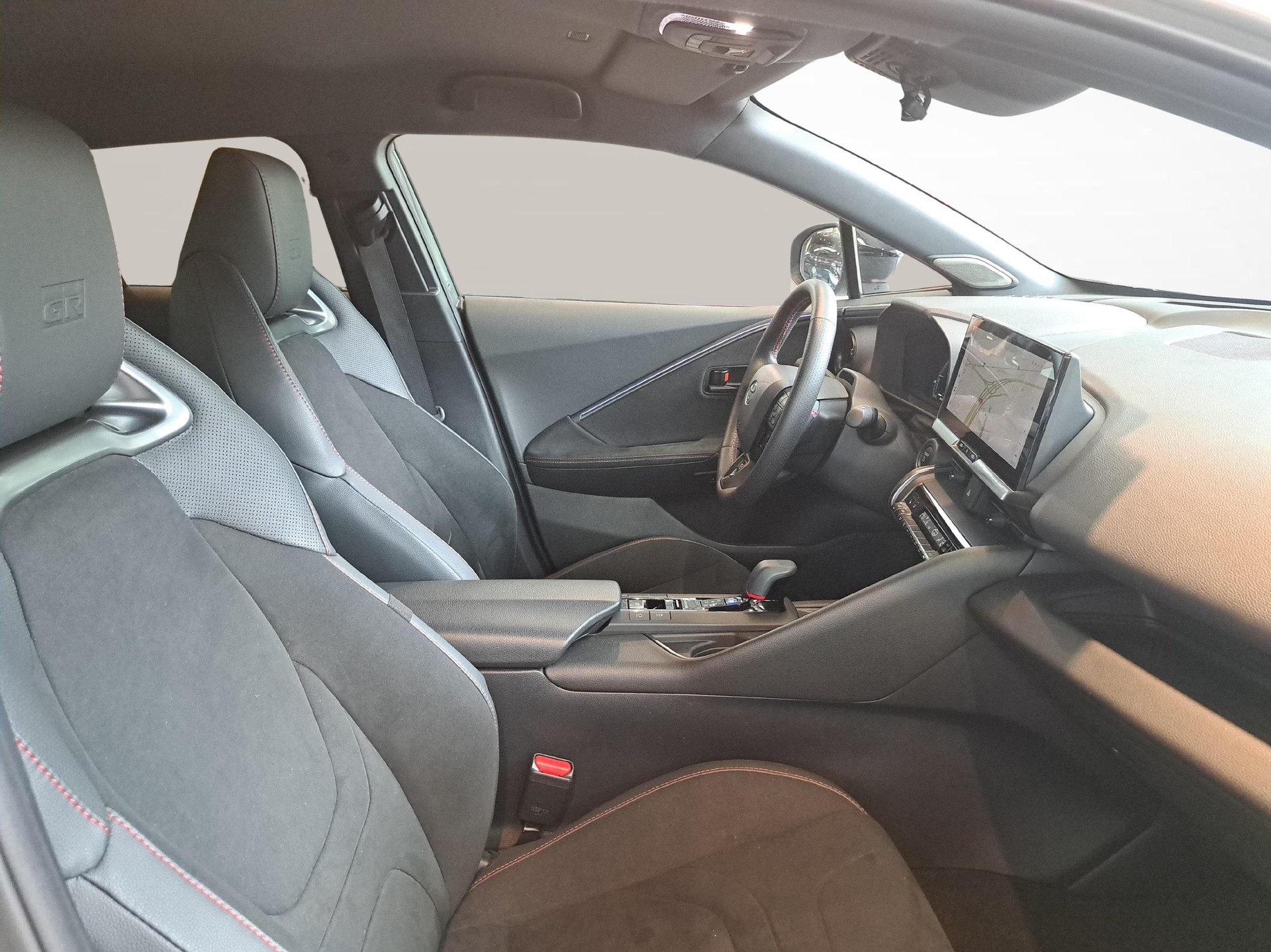 TOYOTA C-HR 2.0 HEV GR Sport Premiere 4x4-image-9