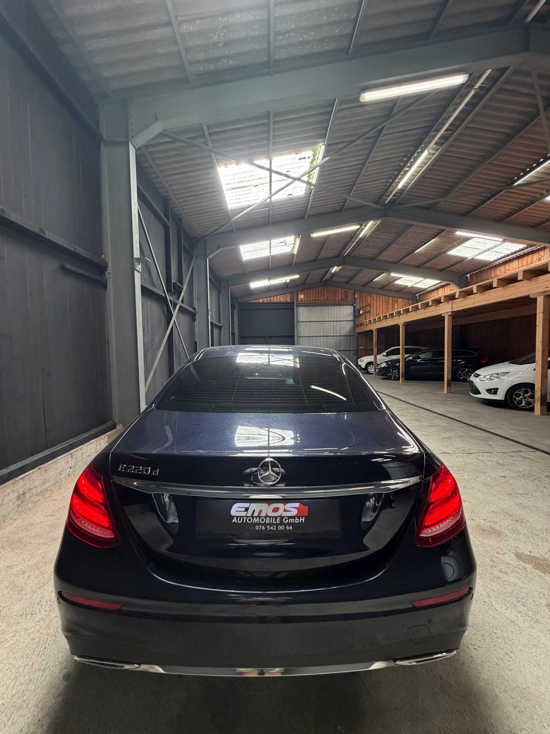 MERCEDES-BENZ E 220 d AMG Line 9G-Tronic-image-6